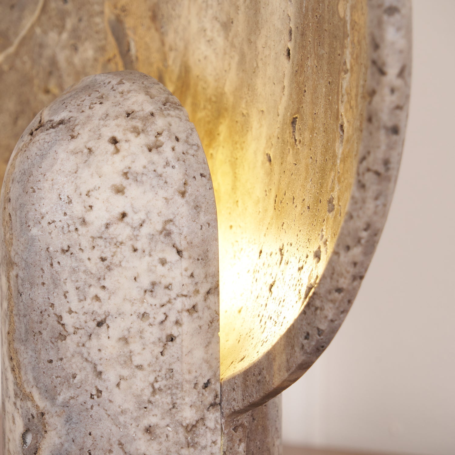 Cavenyra Saucer-Base Travertine Table Lamp - Letslighting