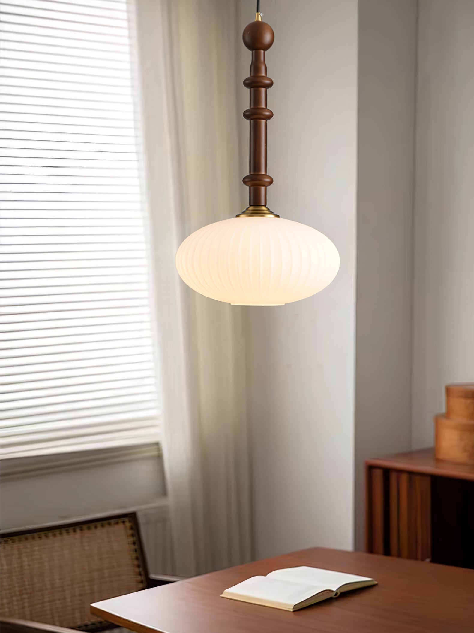Iliror Traditional Art Wood Glass Pendant Light - Letslighting
