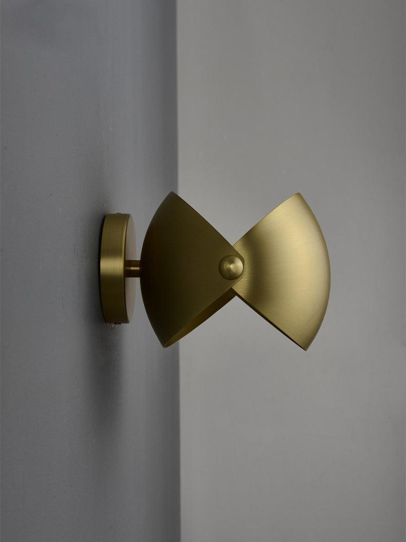 Luno Elegant Brass Wall Lamp - Letslighting