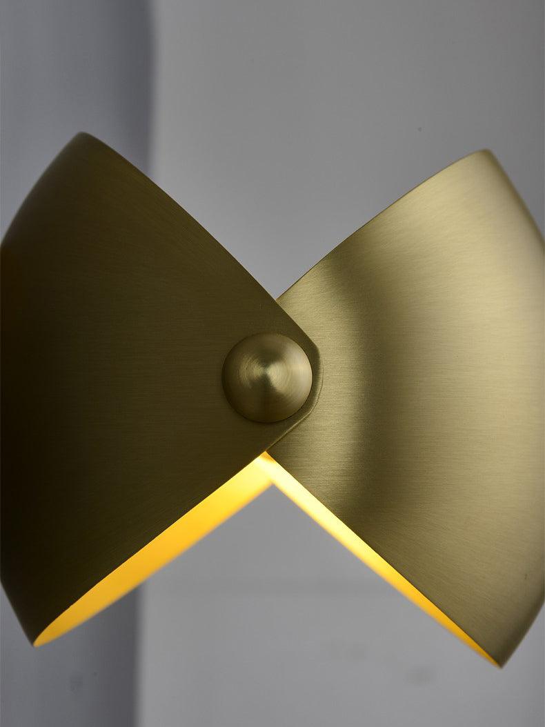 Luno Elegant Brass Wall Lamp - Letslighting