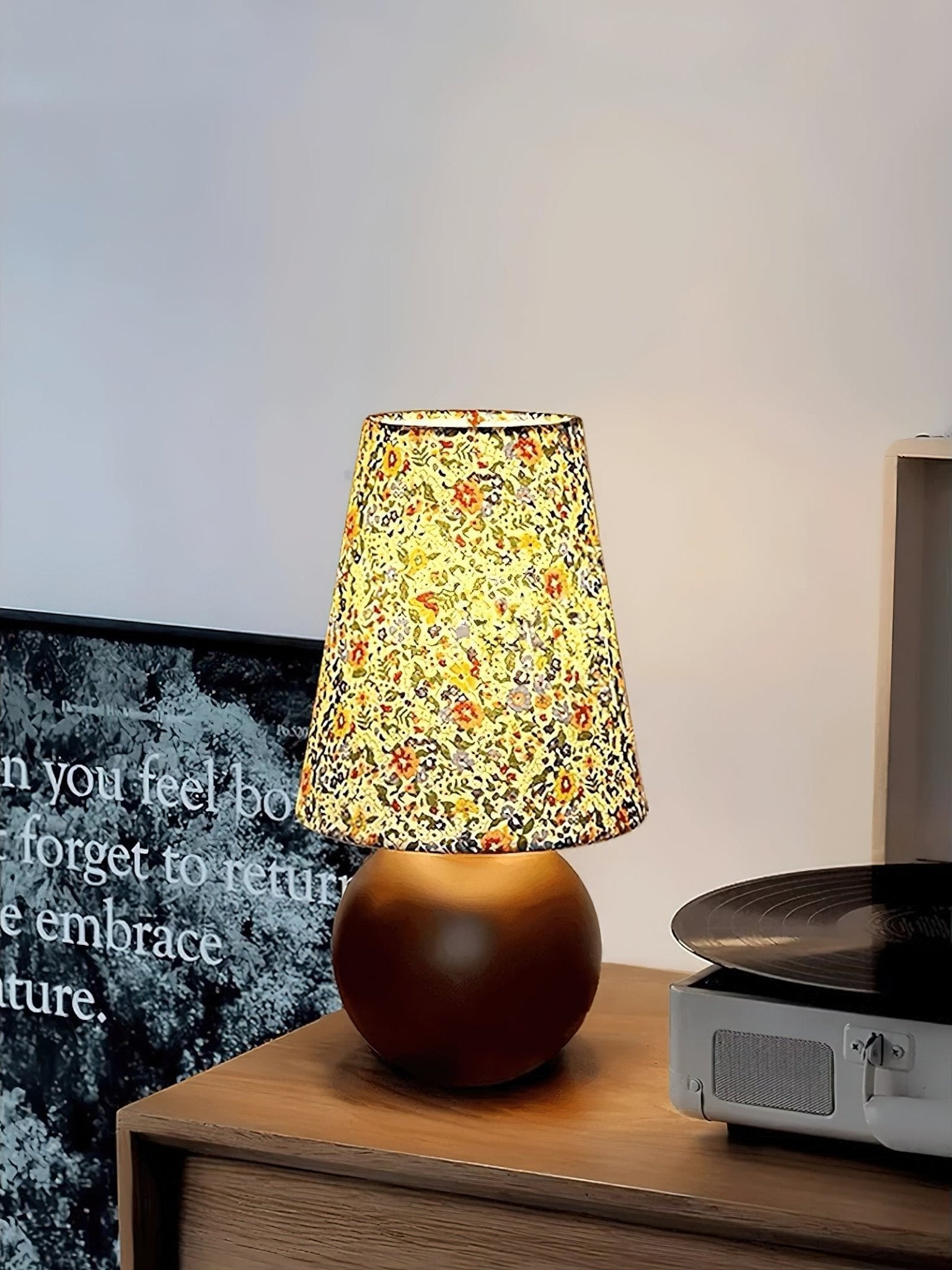 Flora Vintage Wood Table Lamp - Letslighting