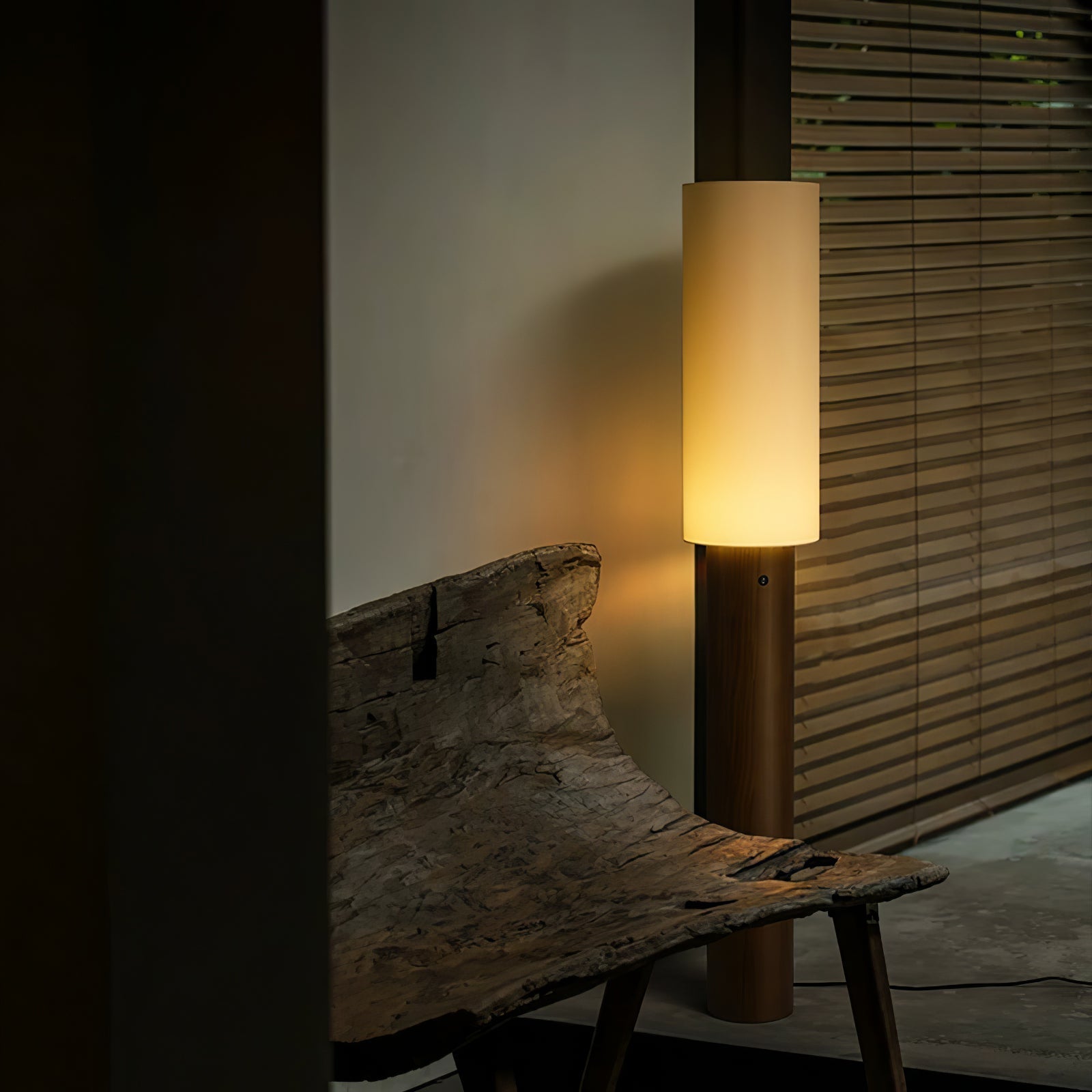 Uvynir Cylindrical Wood Floor Lamp - Letslighting