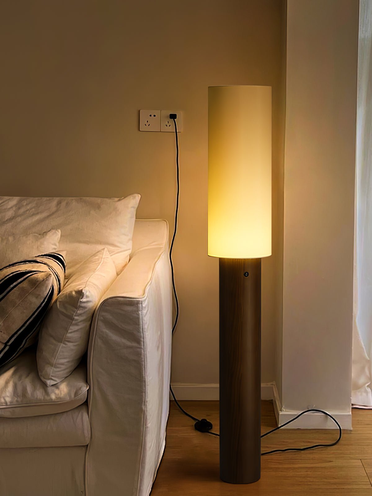 Uvynir Cylindrical Wood Floor Lamp - Letslighting