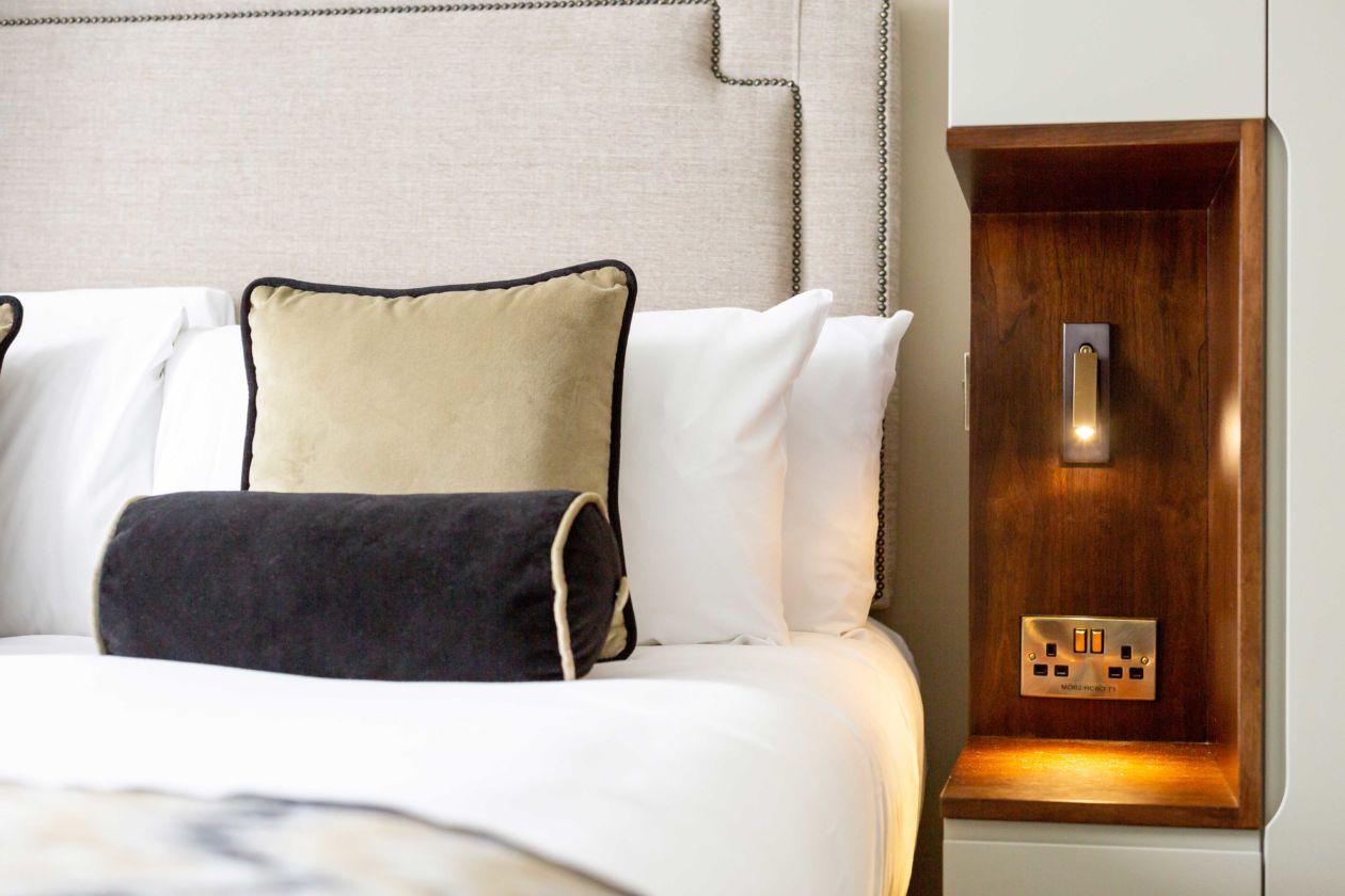 Embedded Bedside Plug-in Sconce - Blowlighting