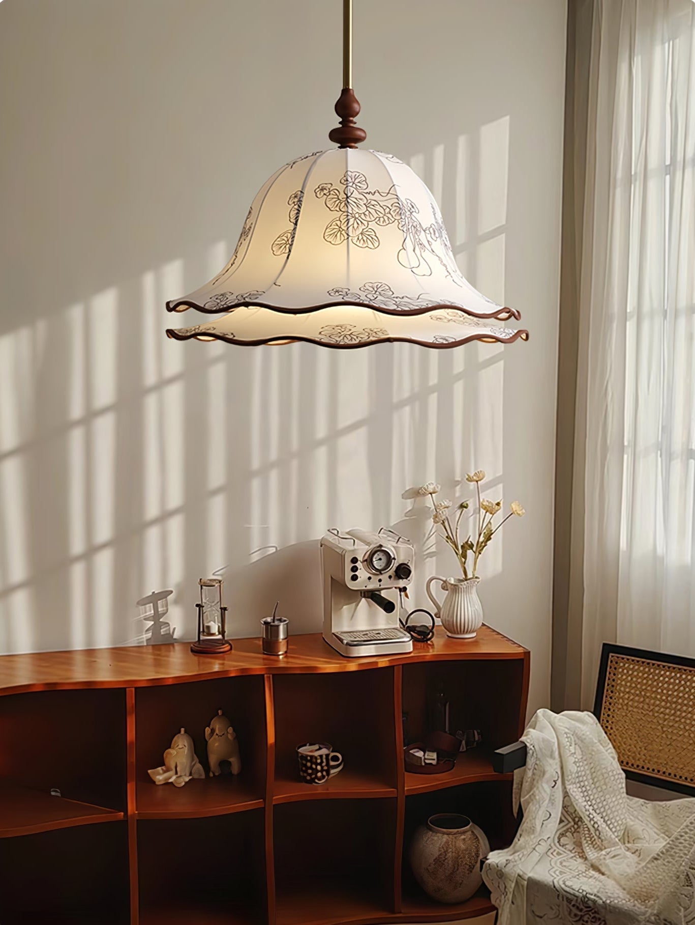 Ilsilis Traditional Elegance Floral Fabric Wood Pendant Lamp - Letslighting