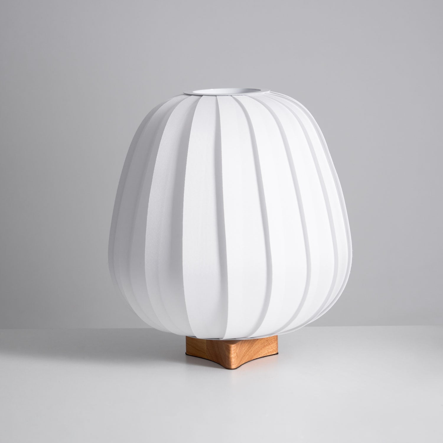 Fabric Minimalist Table Lamp - Blowlighting