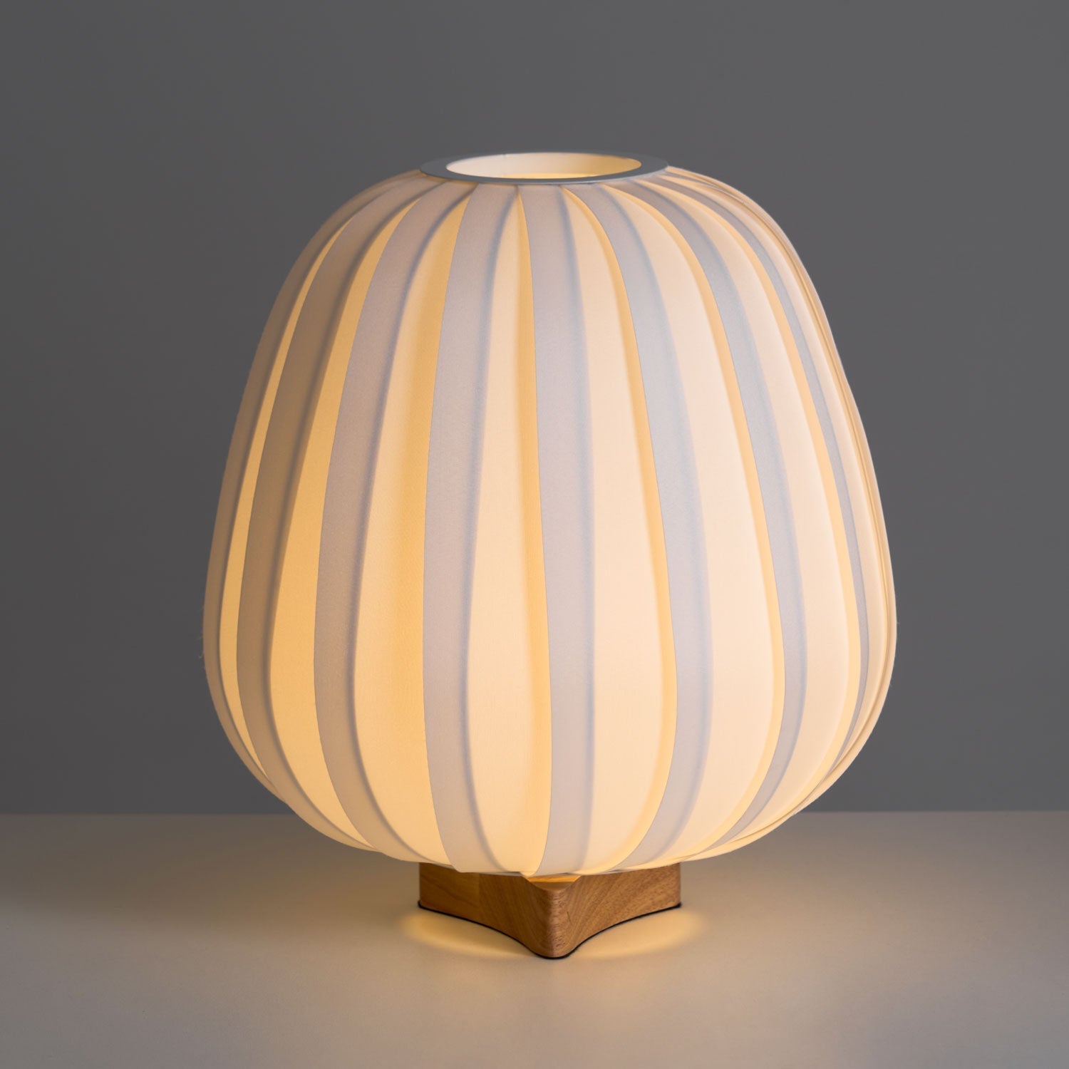 Fabric Minimalist Table Lamp - Blowlighting