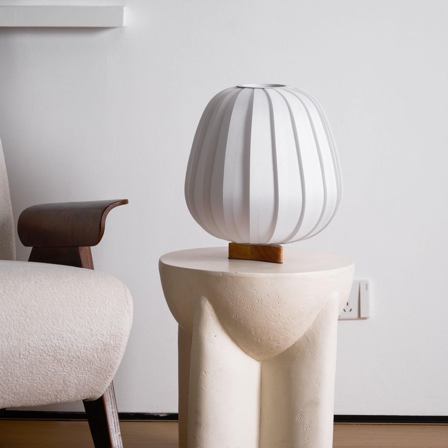 Fabric Minimalist Table Lamp - Blowlighting