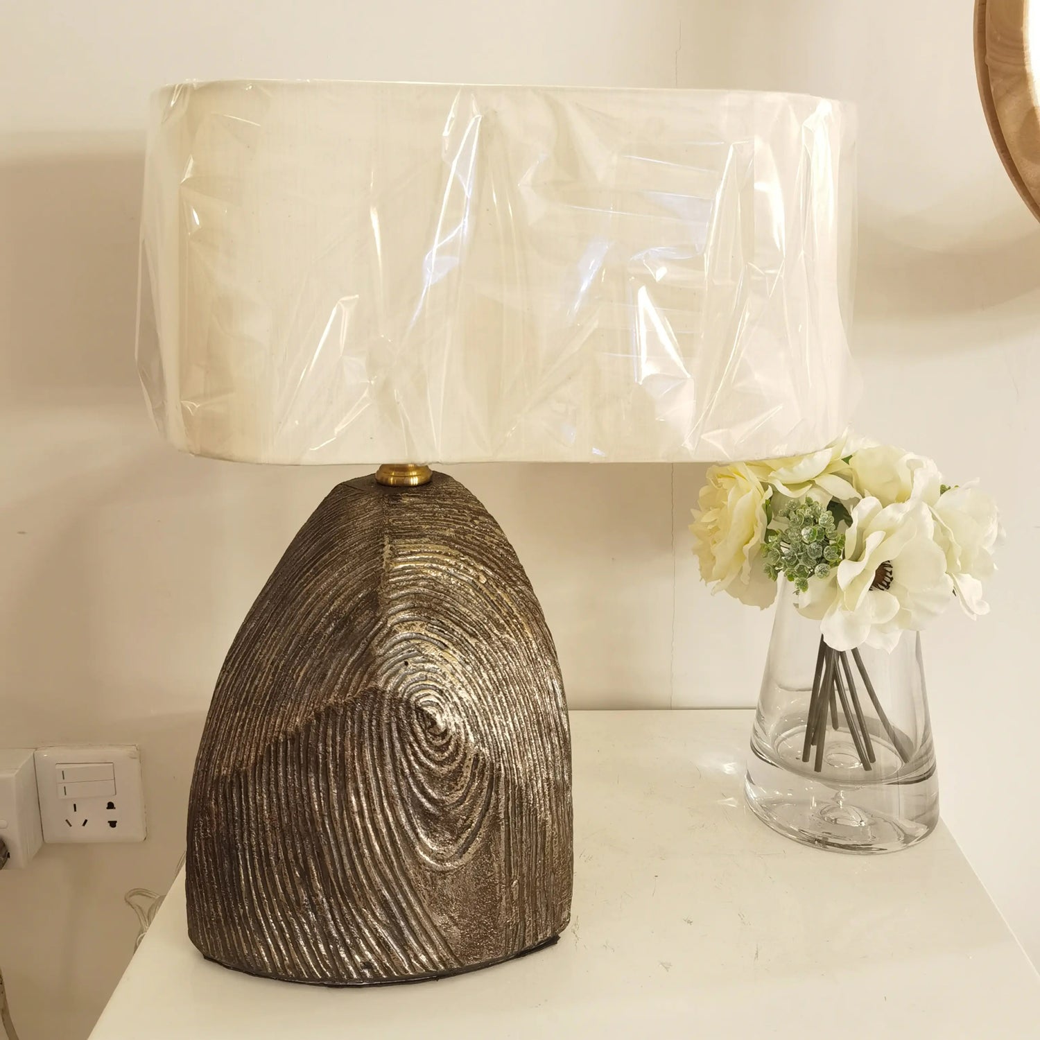 Mylirisra Table Lamp - Letslighting