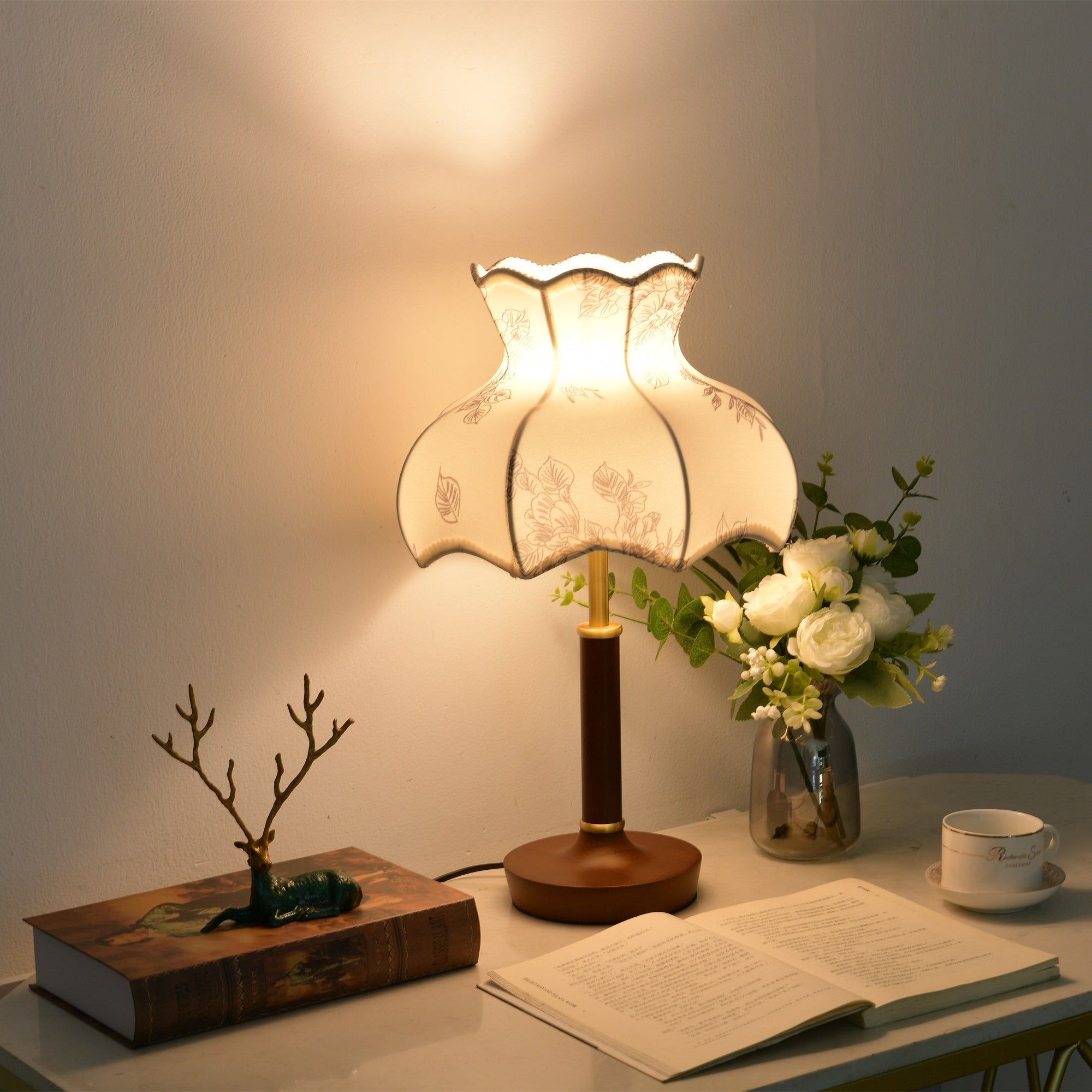 Naomi Vintage Table Lamp - Letslighting