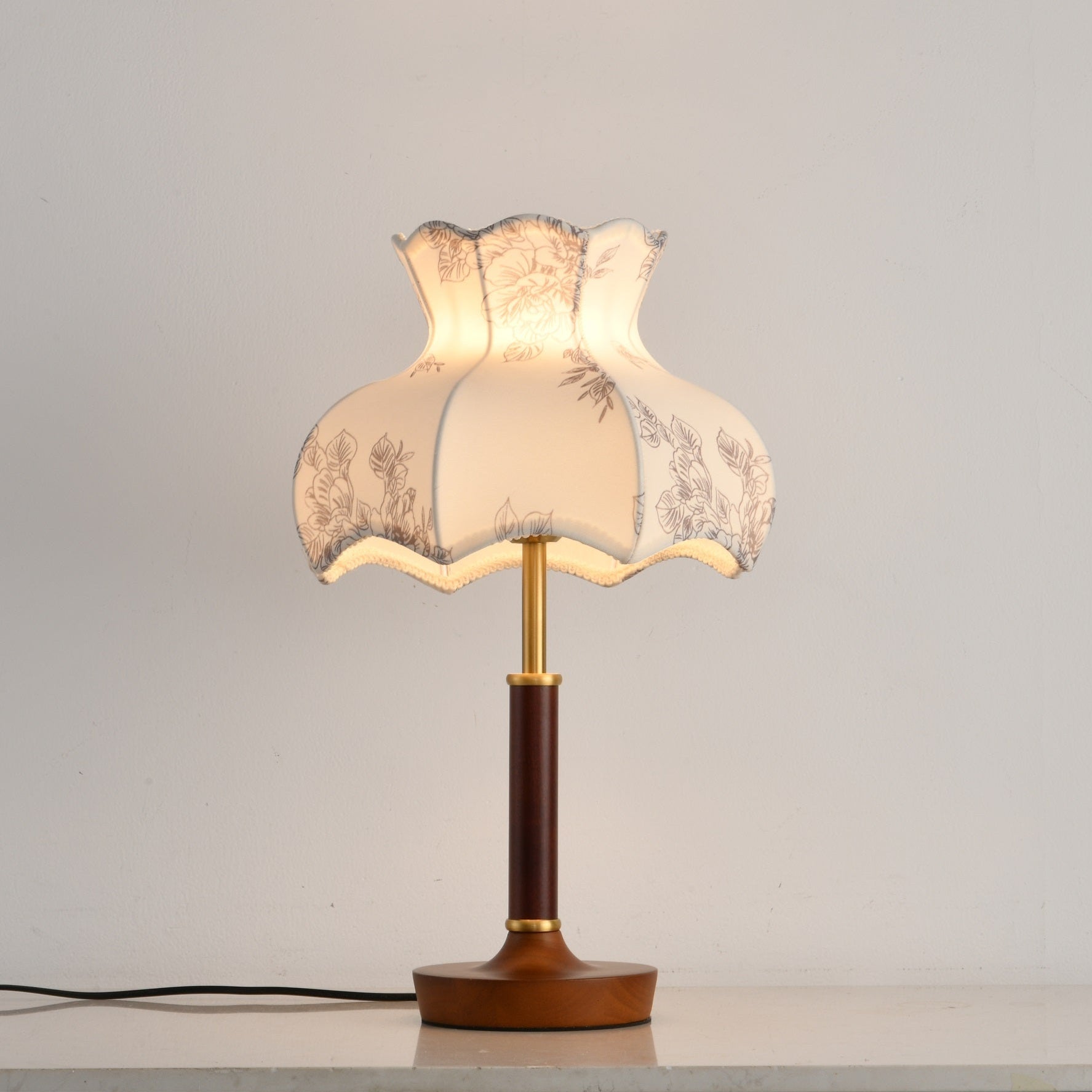 Naomi Vintage Table Lamp - Letslighting