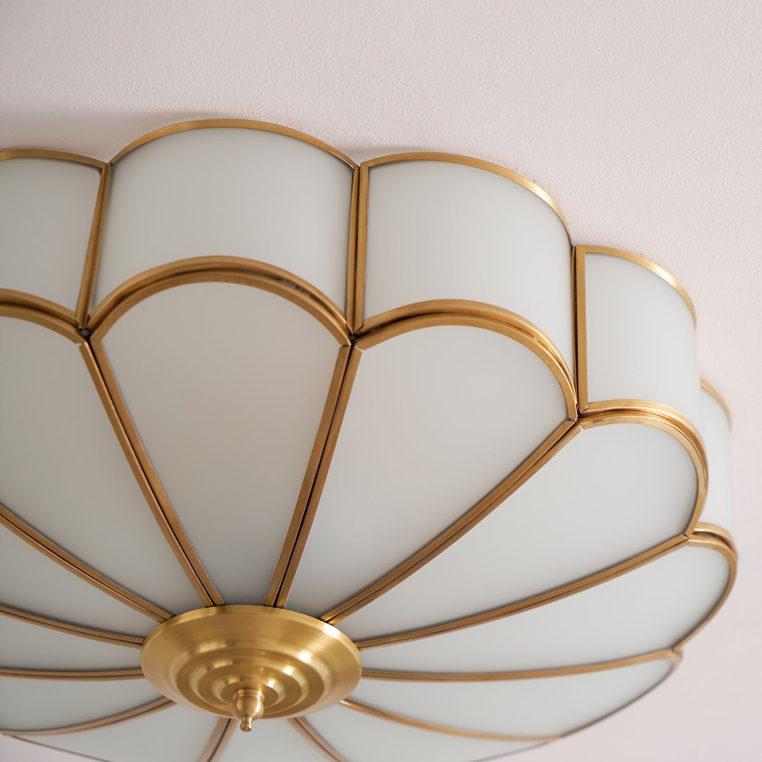Lustra Ceiling Light Flower Shape Glass Brass - Letslighting