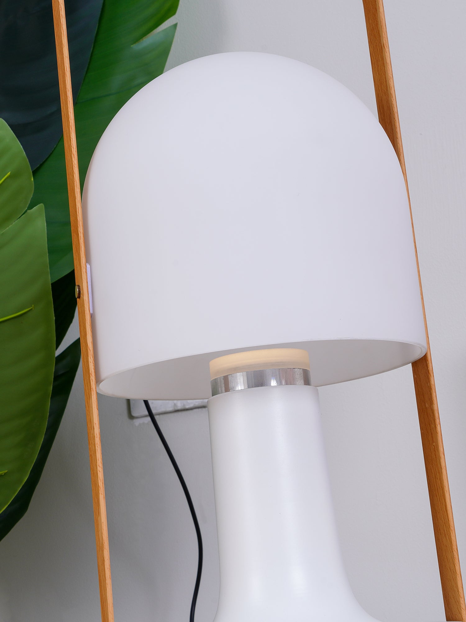 Solisice Scandinavian Table Lamp - Letslighting