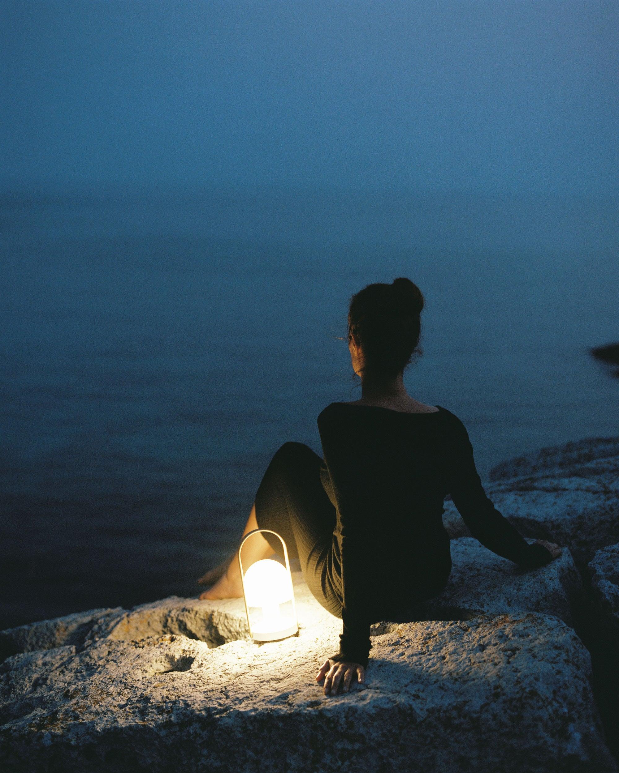 Solisice Scandinavian Table Lamp - Letslighting