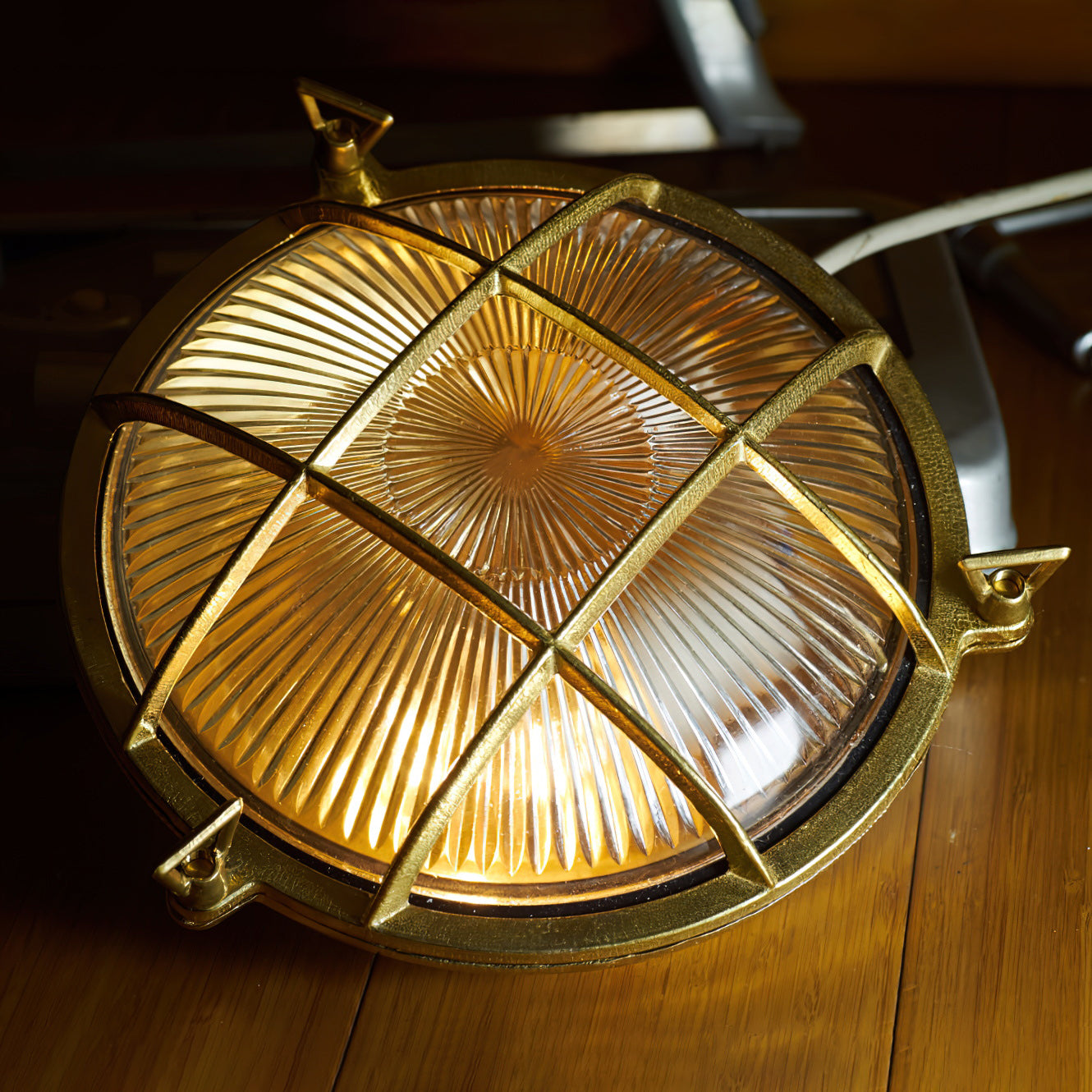 Erthearis Vintage Brass Bunker Sconce Wall Lamp - Letslighting