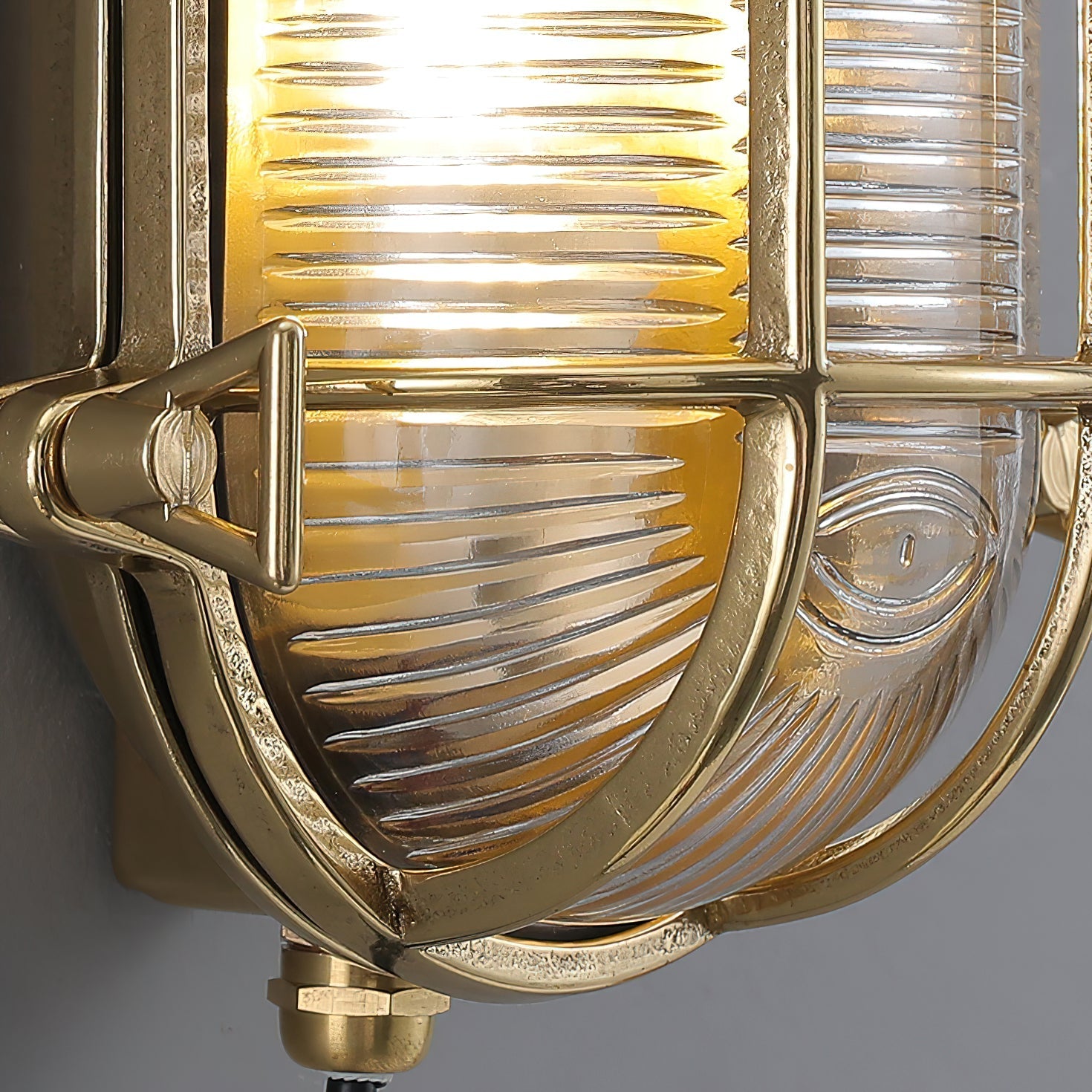 Erthearis Vintage Brass Bunker Sconce Wall Lamp - Letslighting