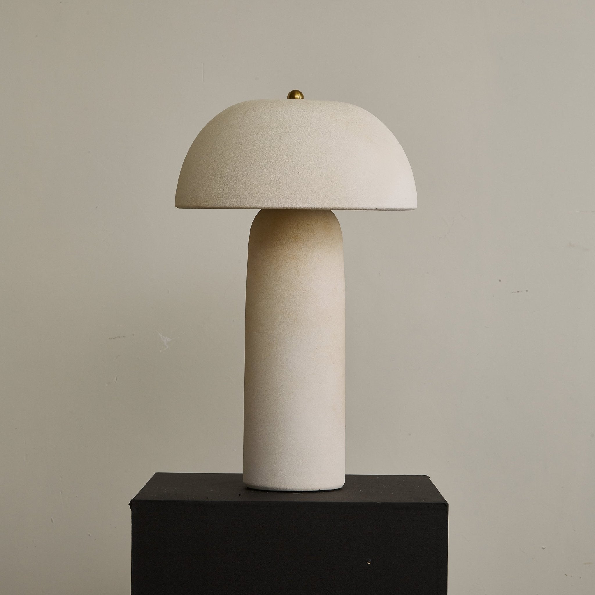 Averose Ceramic Minimalist Table Lamp - Letslighting