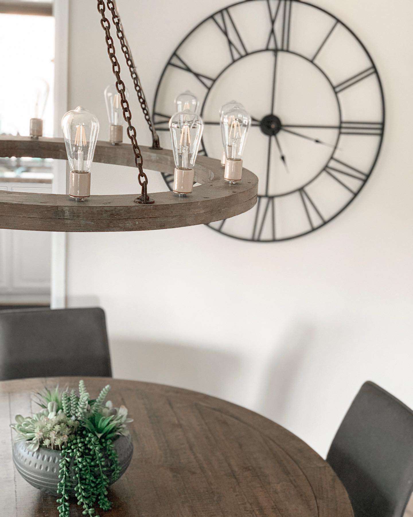 Armirila Vintage Industrial Wood Chandelier - Letslighting