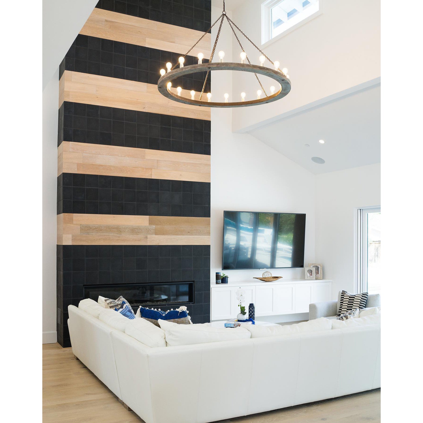 Armirila Vintage Industrial Wood Chandelier - Letslighting