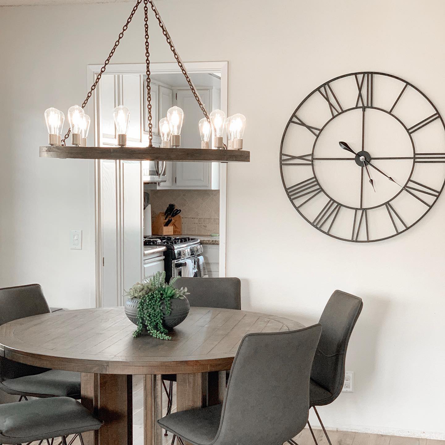 Armirila Vintage Industrial Wood Chandelier - Letslighting