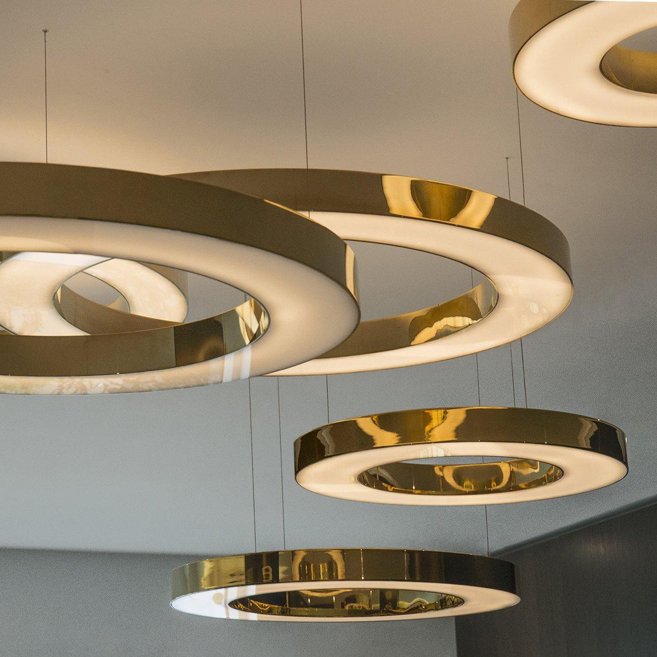 Nymiran Modern Minimalist Acrylic Chandelier - Letslighting