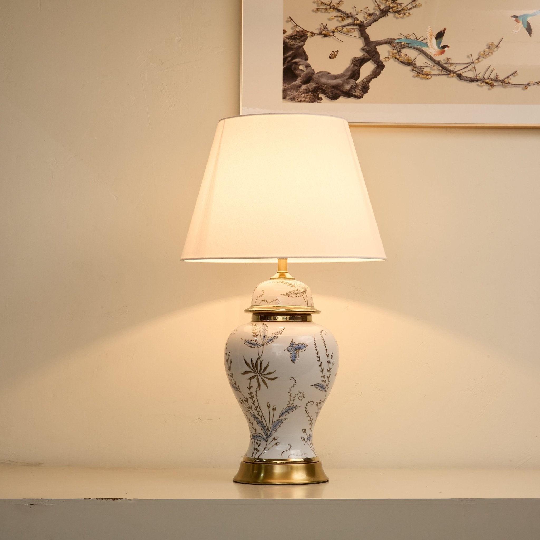 Gilt Elegant Fabric & Ceramics Table Lamp