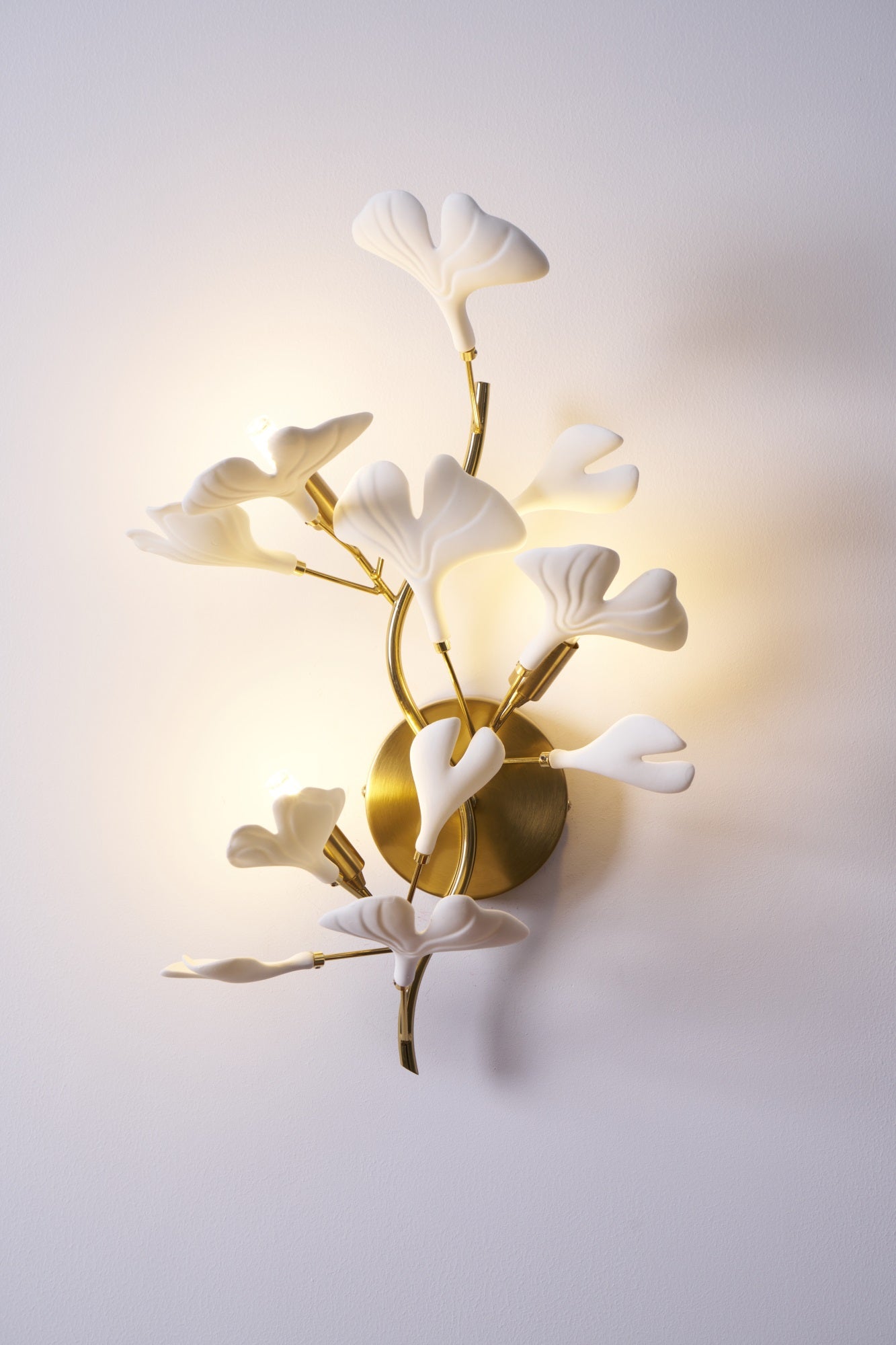 Wylie Postmodern Luxury Gingko Ceramics Wall Lamp - Letslighting