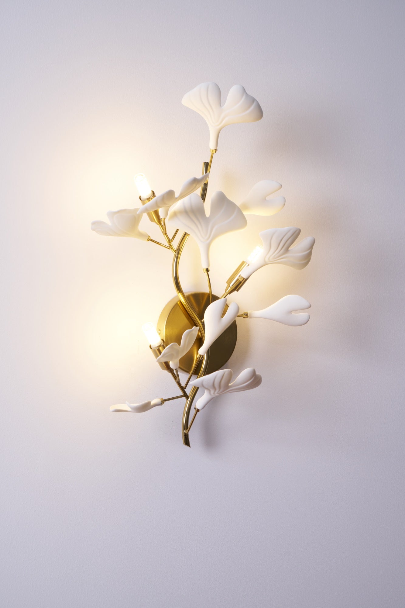 Wylie Postmodern Luxury Gingko Ceramics Wall Lamp - Letslighting