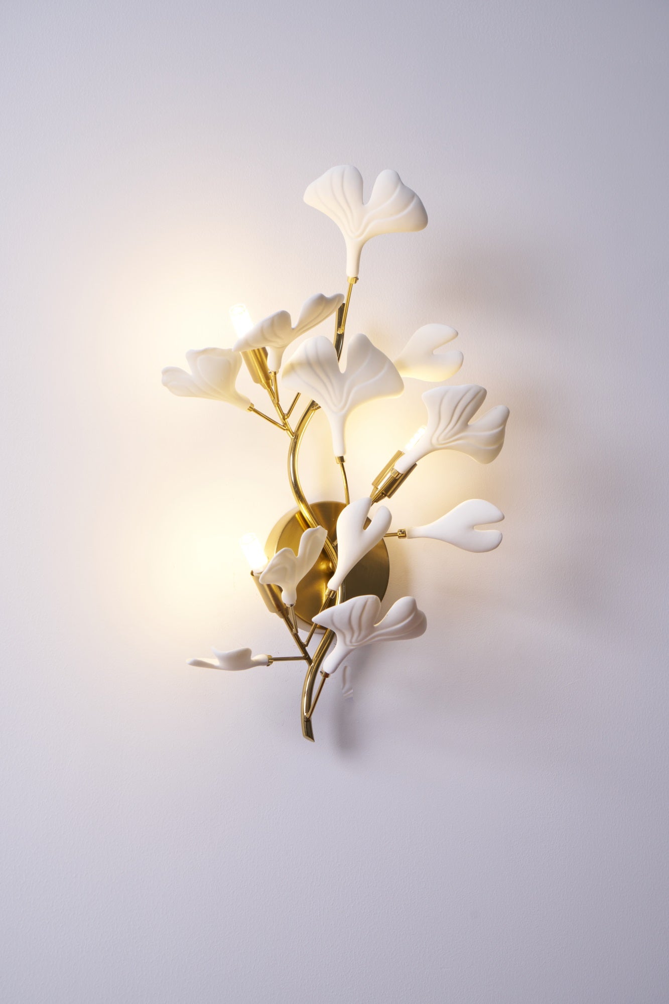 Wylie Postmodern Luxury Gingko Ceramics Wall Lamp - Letslighting