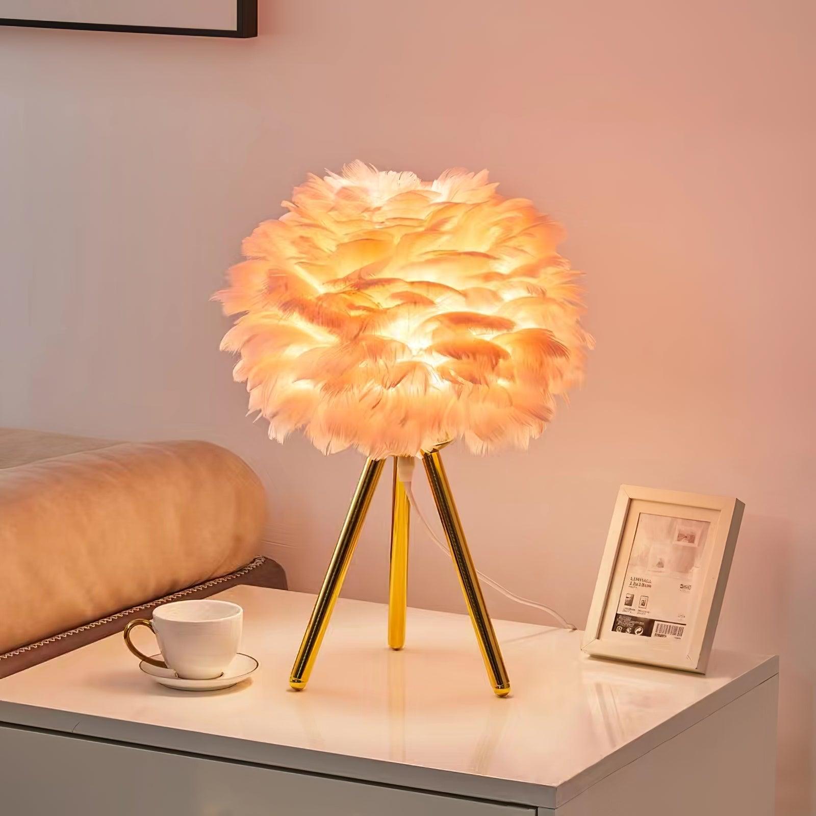Nilo Feather Feminine Table Lamp - Letslighting