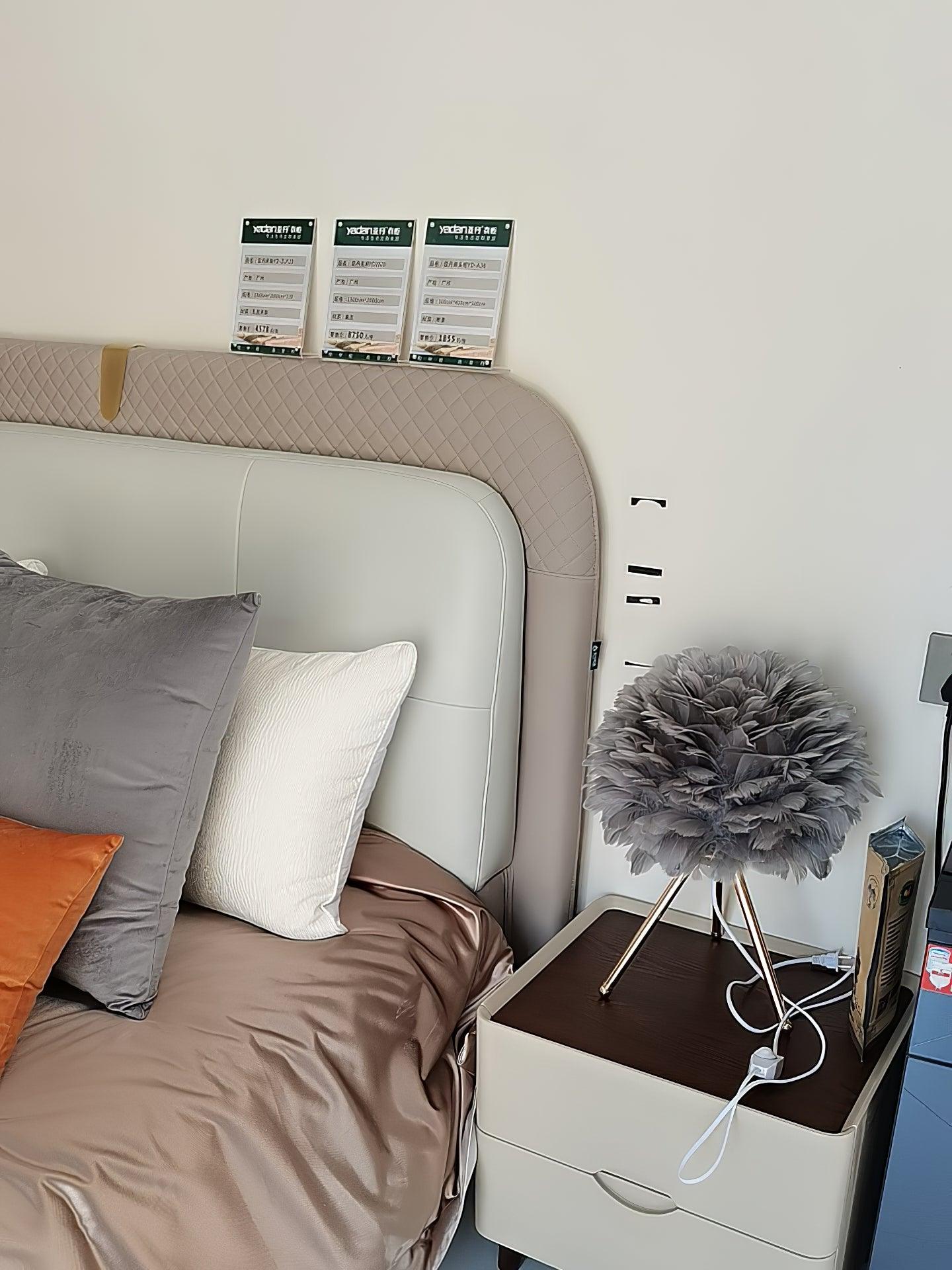 Nilo Feather Feminine Table Lamp - Letslighting