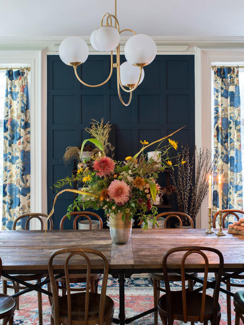 Lustra Chandelier Brass Globe Cluster Curved Arm - Letslighting