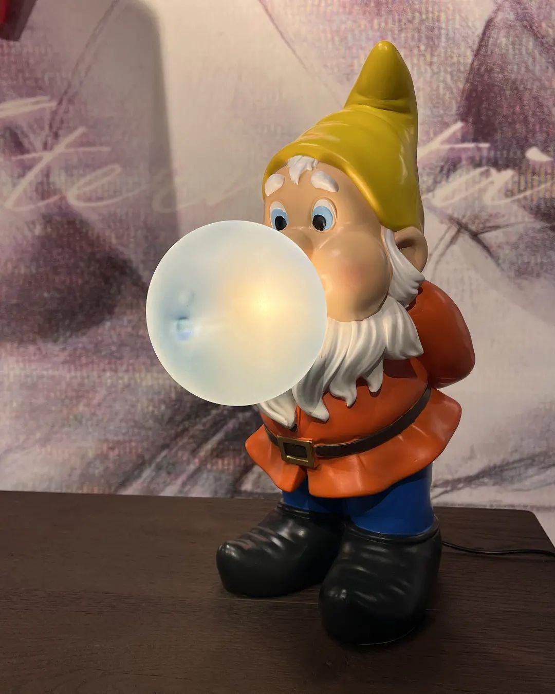 Brisa Resin Playful Table Lamp - Letslighting