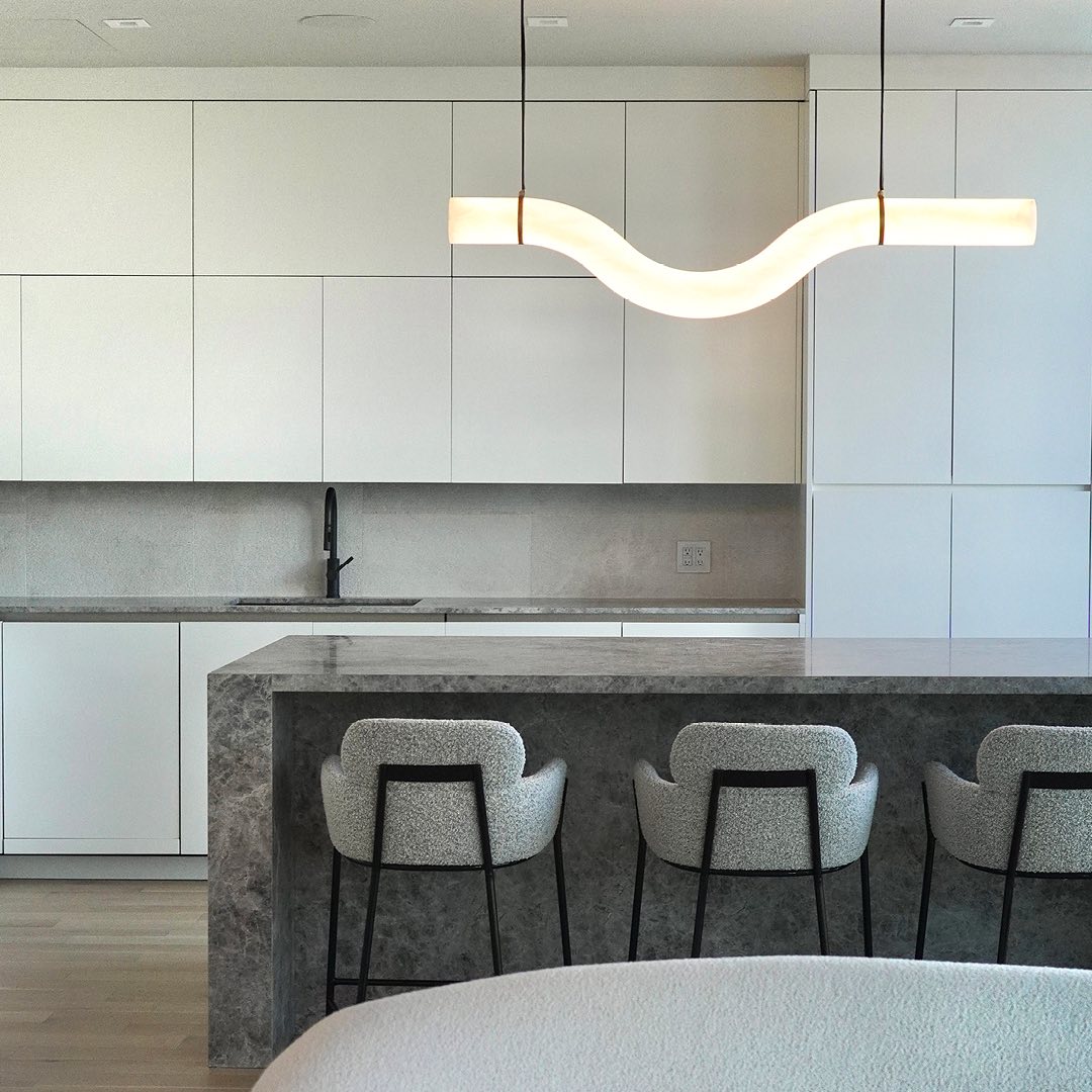 Utalyra Curved Alabaster Pendant Light - Letslighting