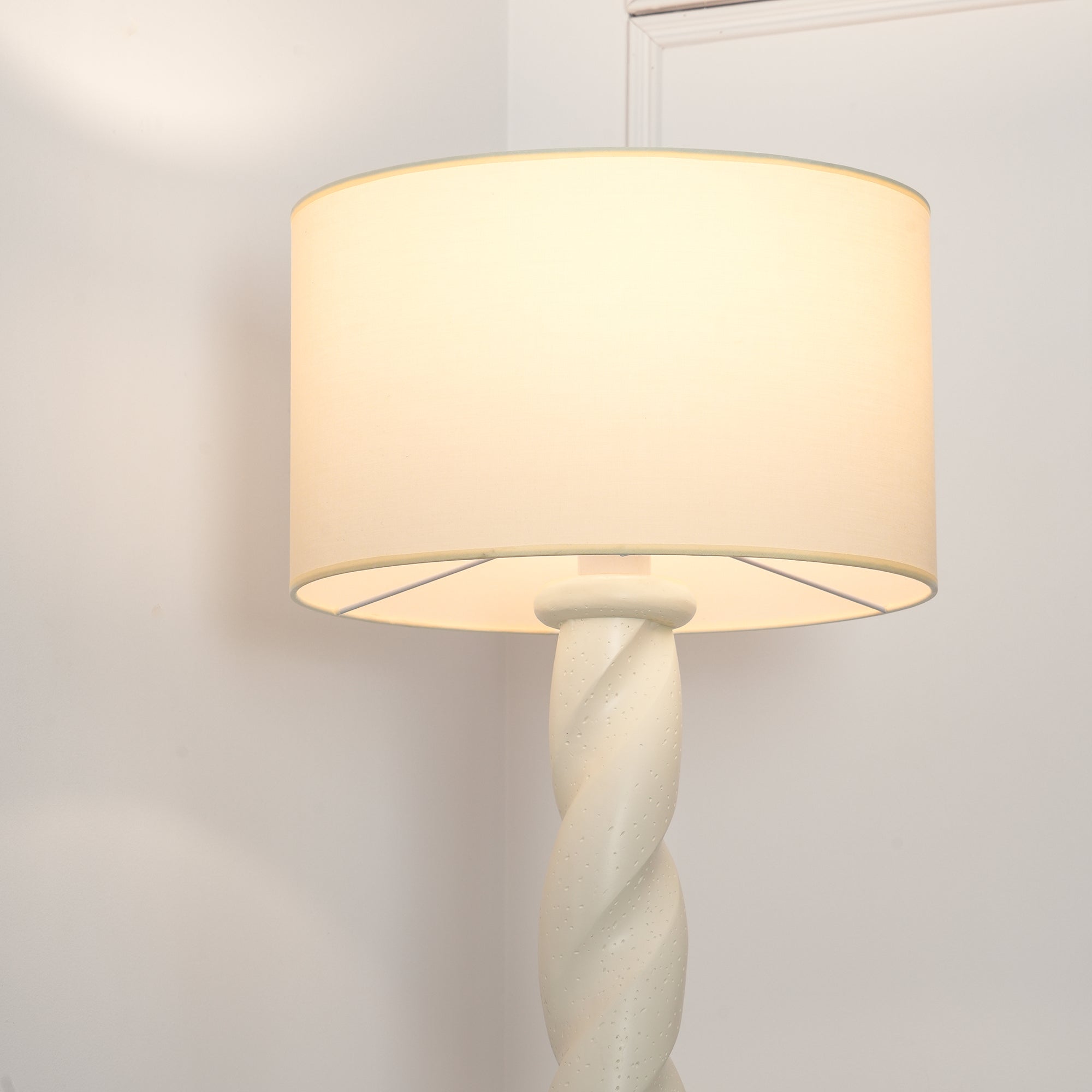 Voliril Artistic Resin Floor Lamp - Letslighting