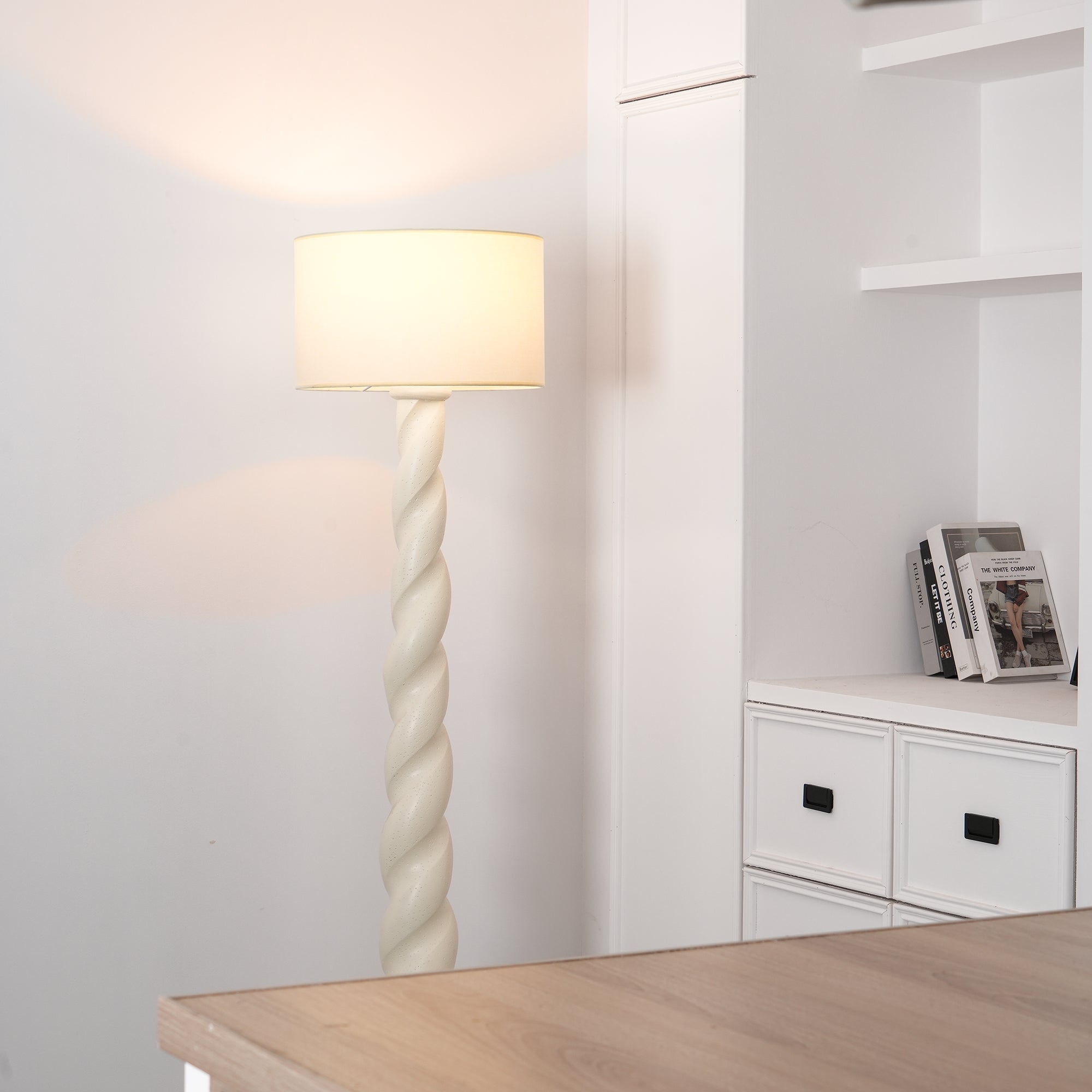 Voliril Artistic Resin Floor Lamp - Letslighting