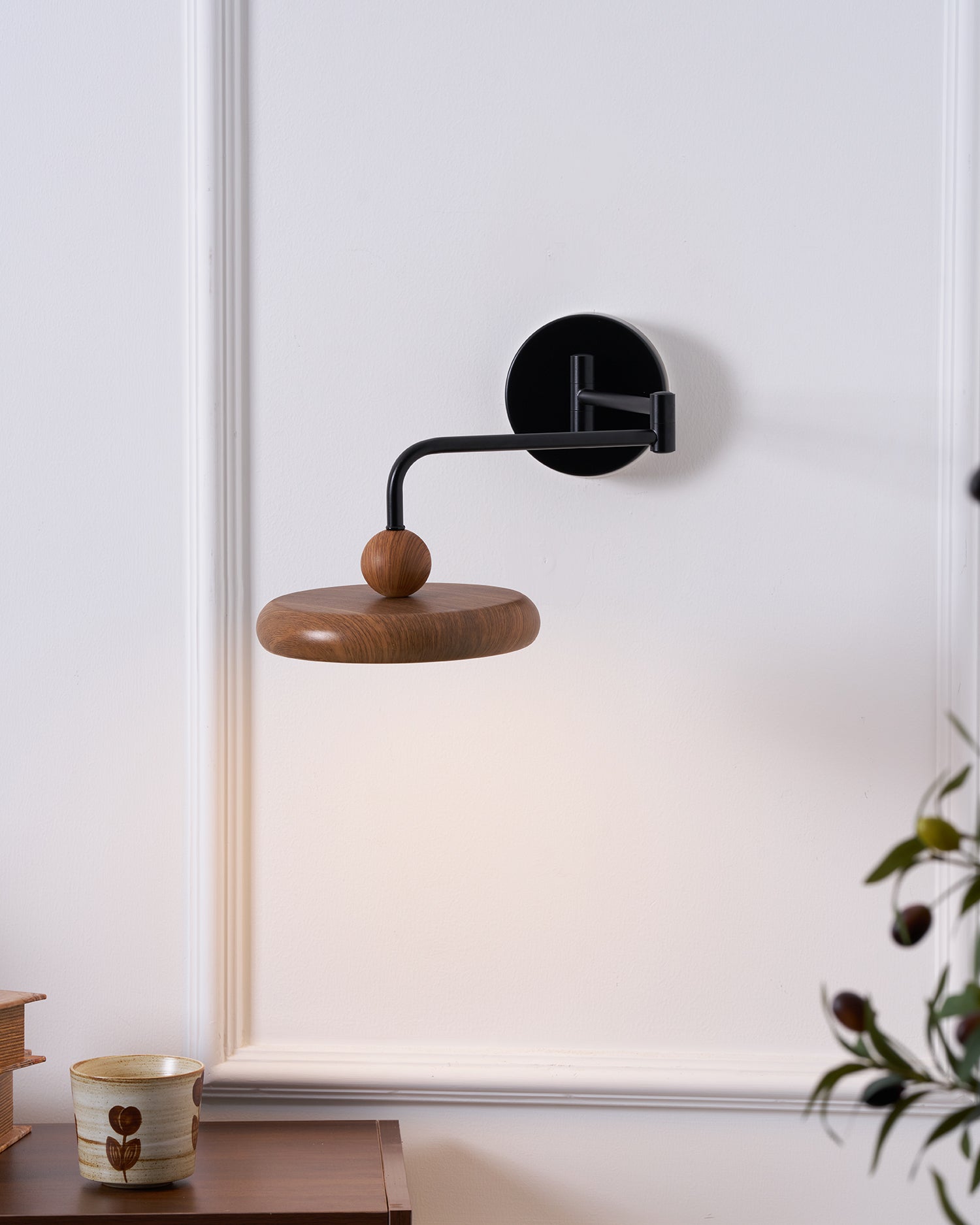 Karlin Modern Acrylic & Metal Wall Light