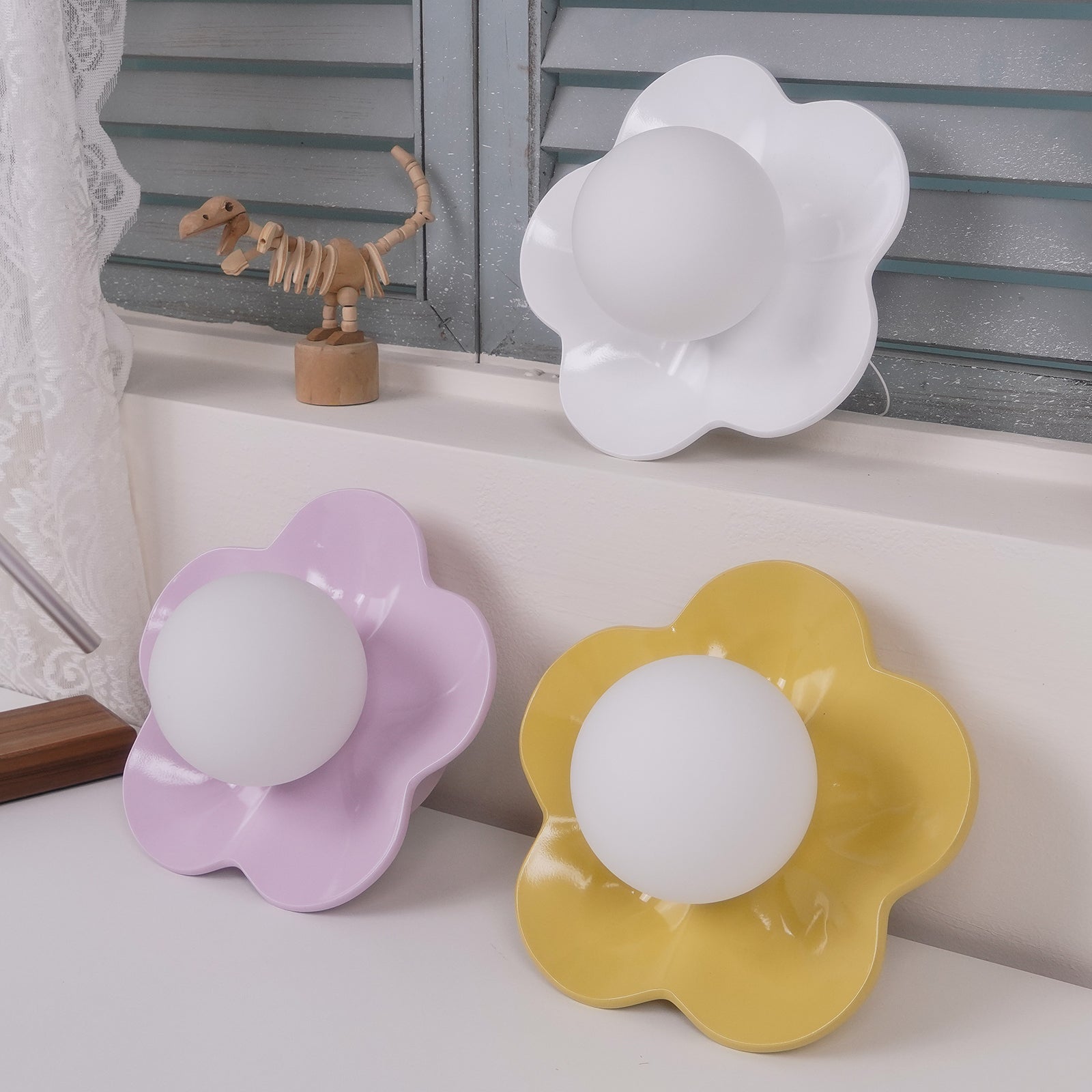 Meluna Yellow Flower Wall Lamp - Letslighting