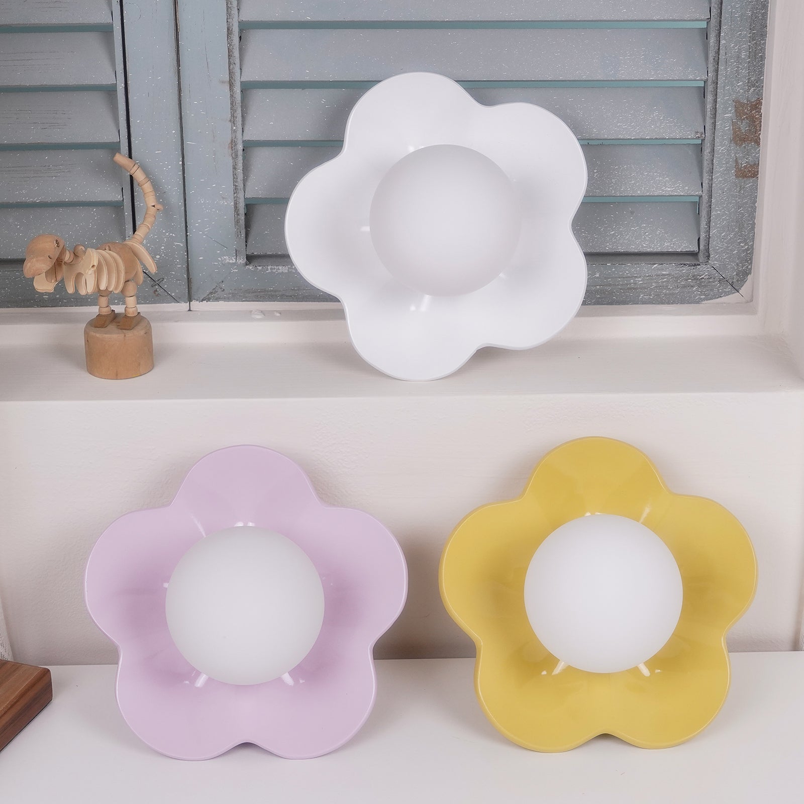 Meluna Yellow Flower Wall Lamp - Letslighting