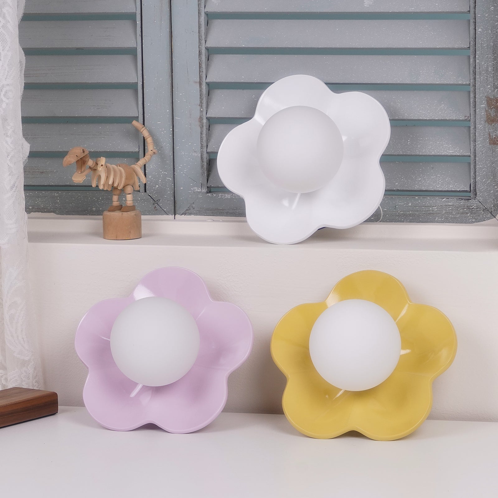 Meluna Yellow Flower Wall Lamp - Letslighting