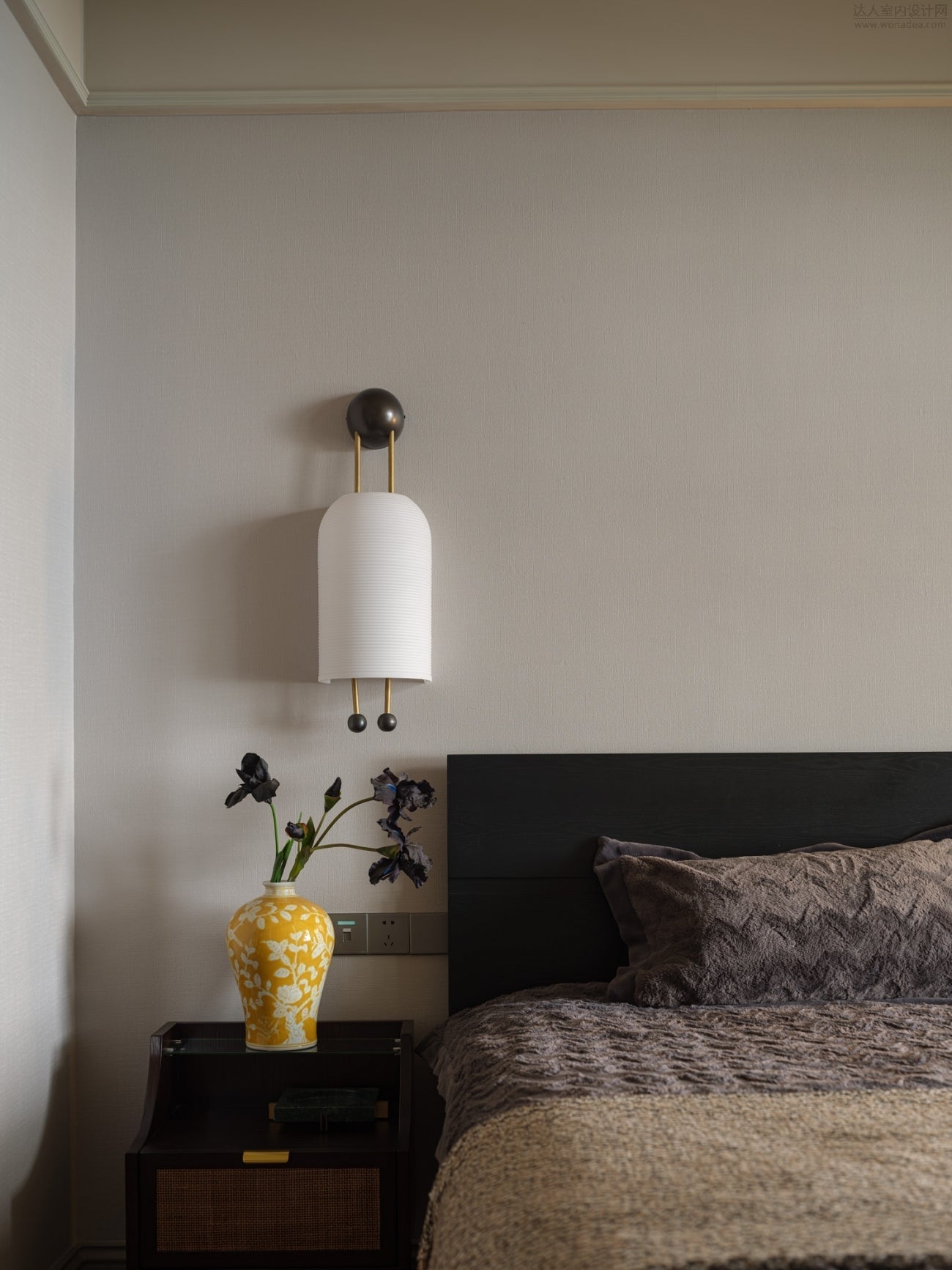 Zelaeora Modern Minimalist Glass Lantern Sconce Wall Lamp - Letslighting