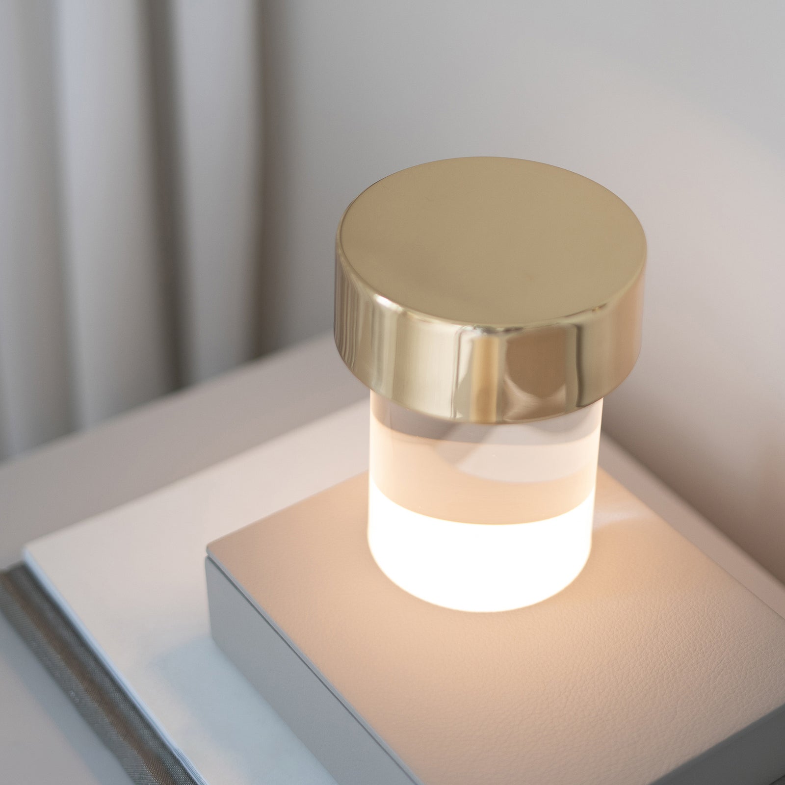 Blair Minimalist Table Lamp - Letslighting