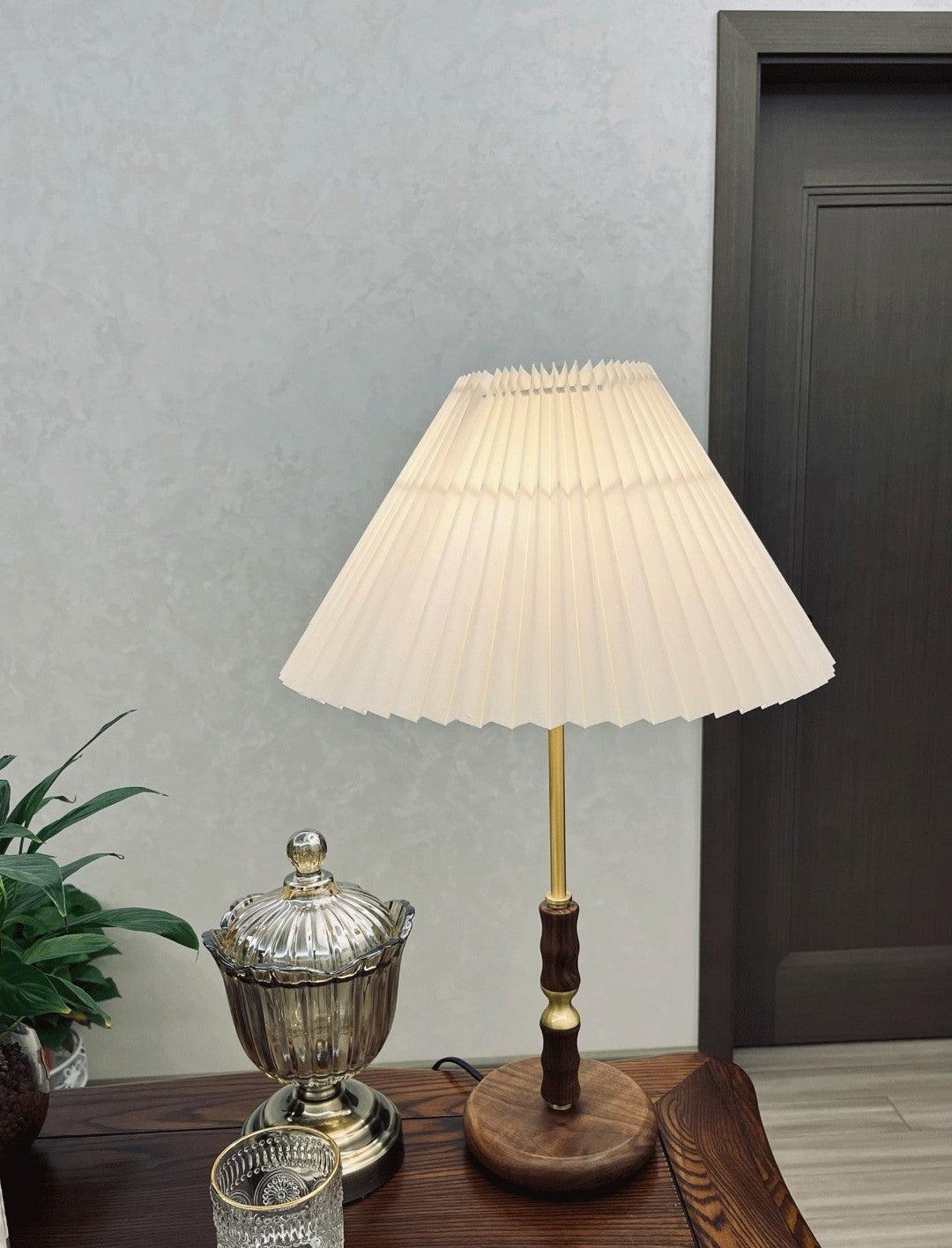 Le Klint Table Lamp - Blowlighting