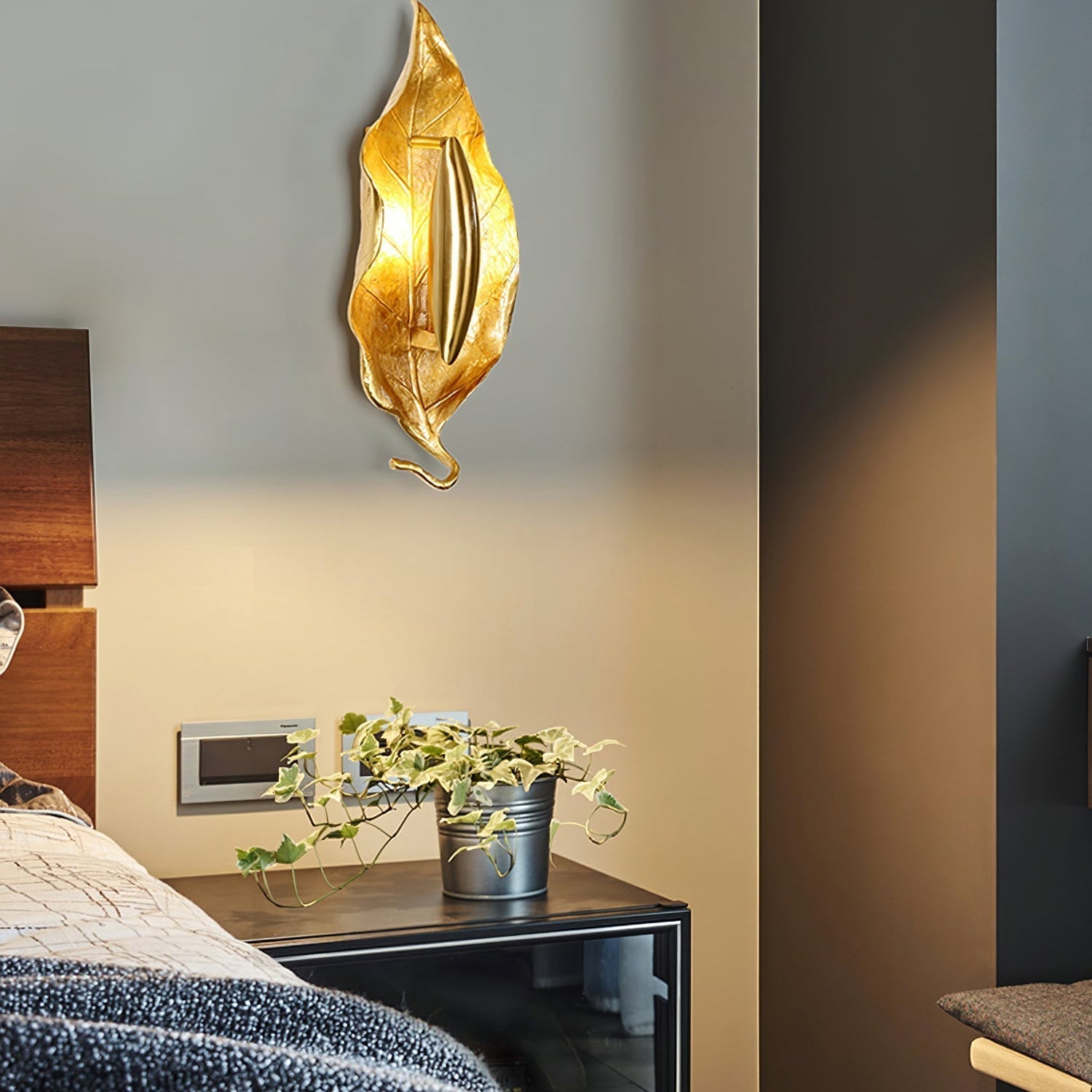 Evraee Nordic Art Leaf Brass Wall Lamp - Letslighting