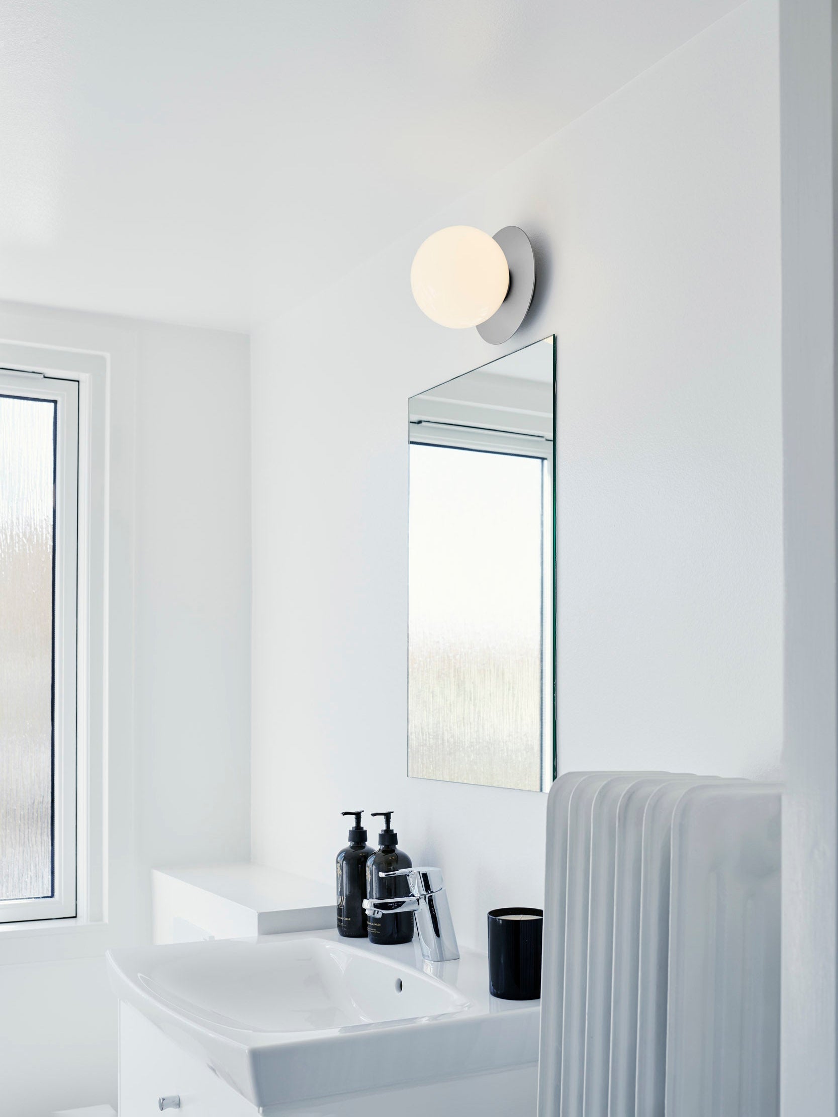 Lustra Wall Lamp Disc Globe Minimalist - Letslighting