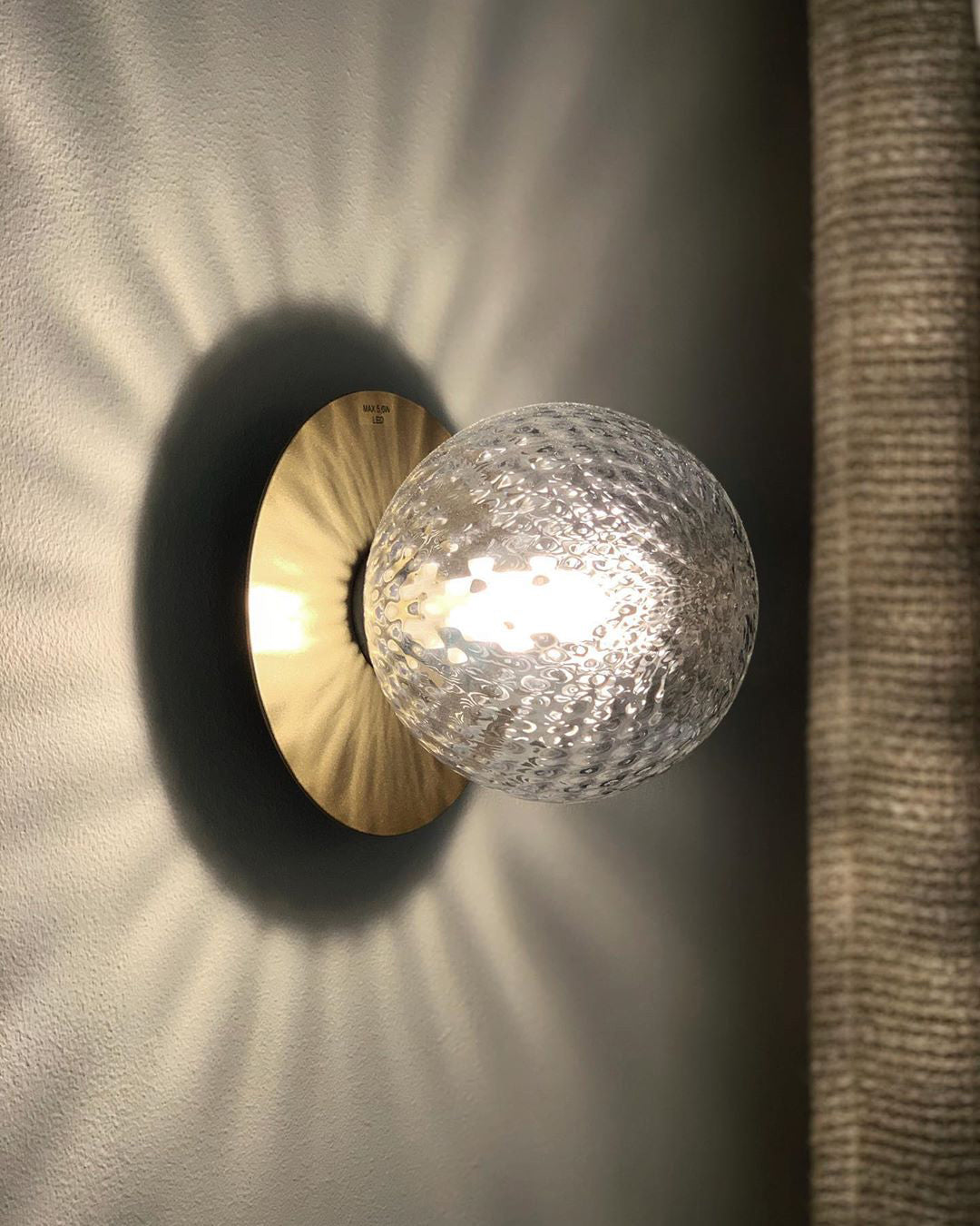 Lustra Wall Lamp Disc Globe Minimalist - Letslighting