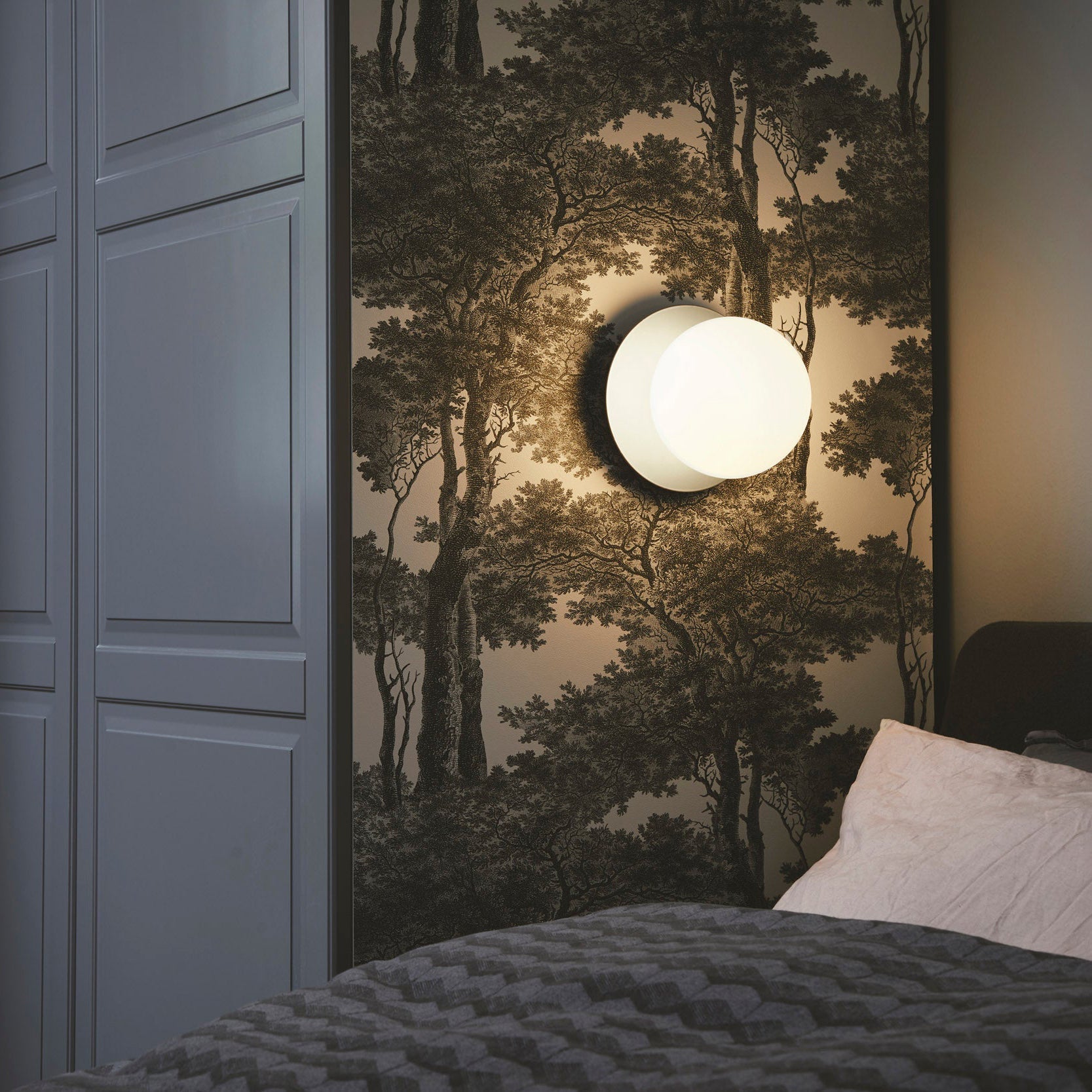 Lustra Wall Lamp Disc Globe Minimalist - Letslighting