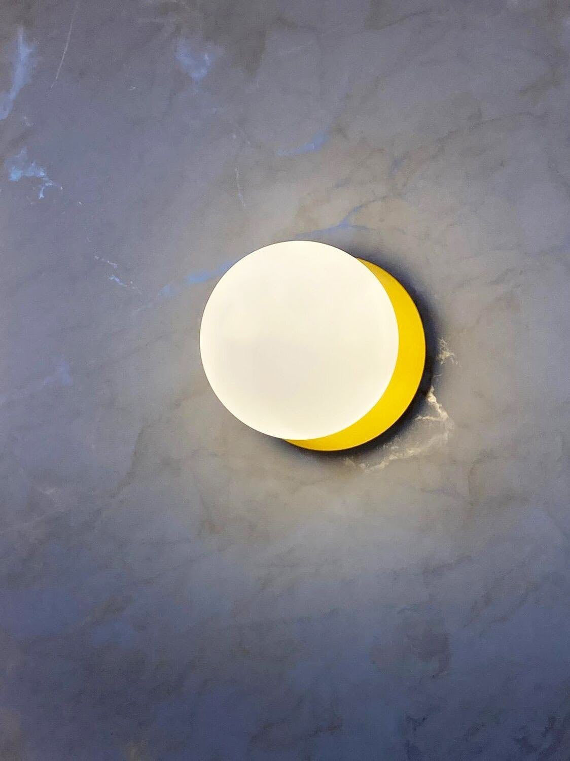 Lustra Wall Lamp Disc Globe Minimalist - Letslighting