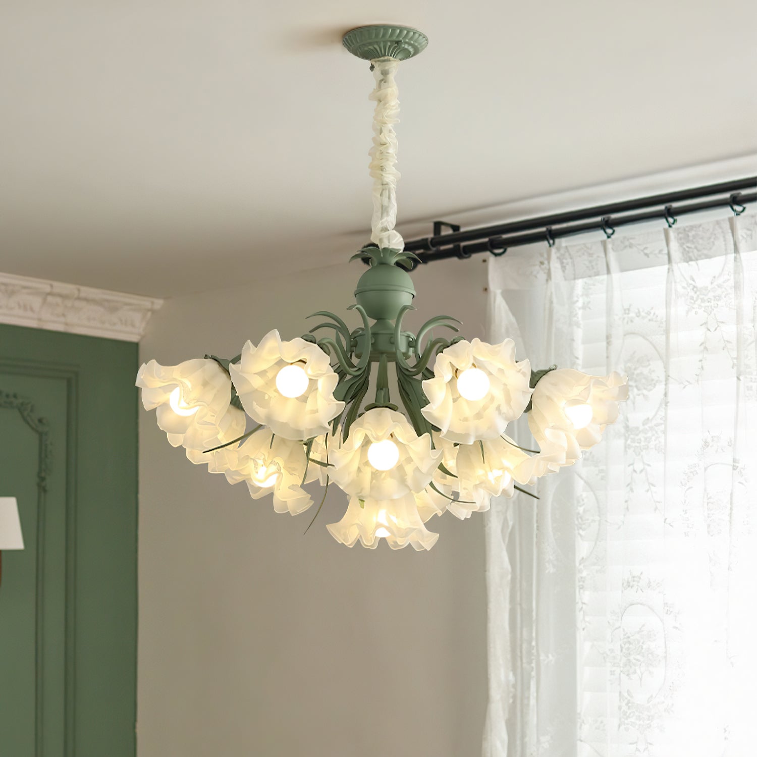 Lustra Chandelier Flower with Petals and Leaves - Letslighting