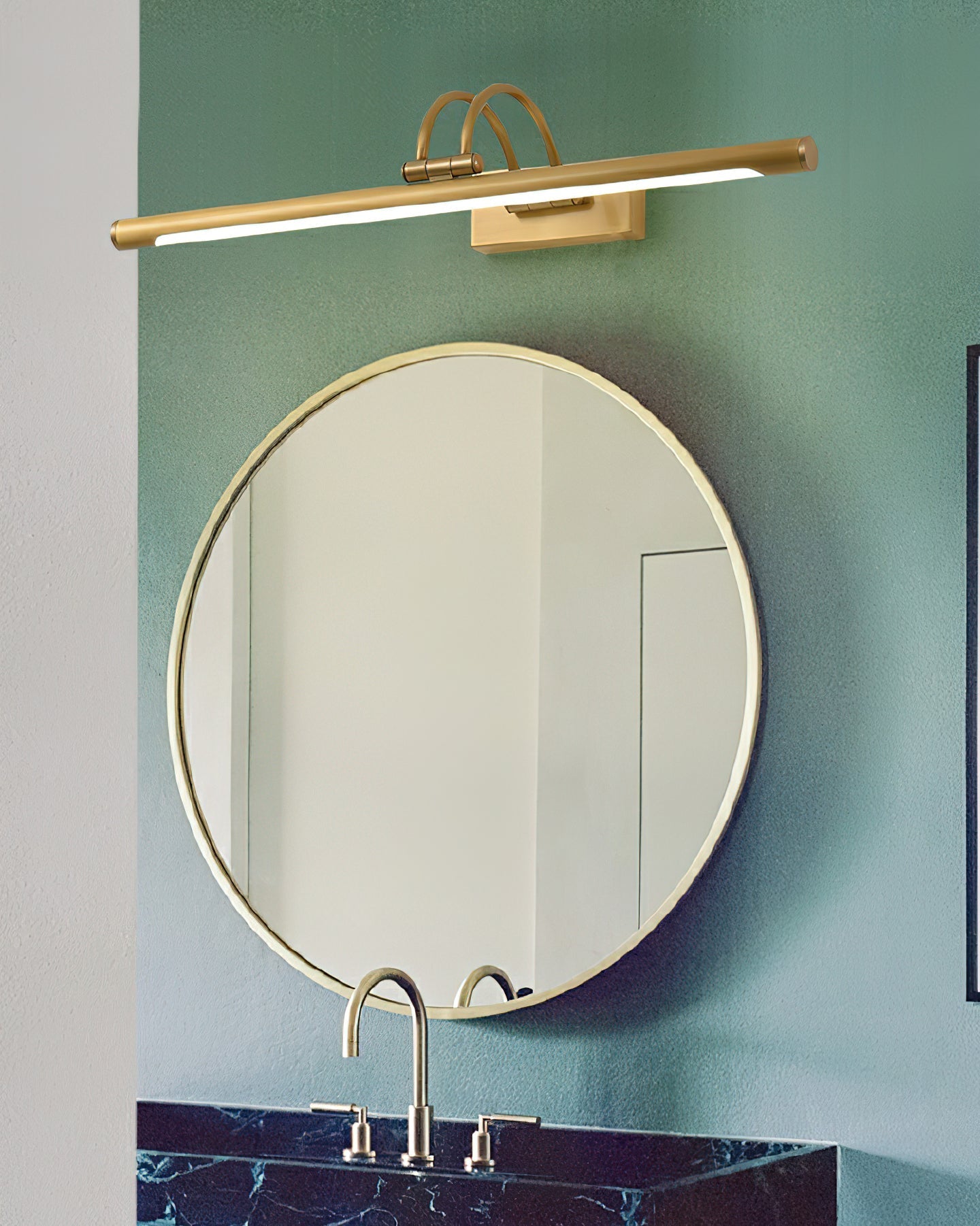 Fergus Linear Vanity Brass Wall Light - Letslighting